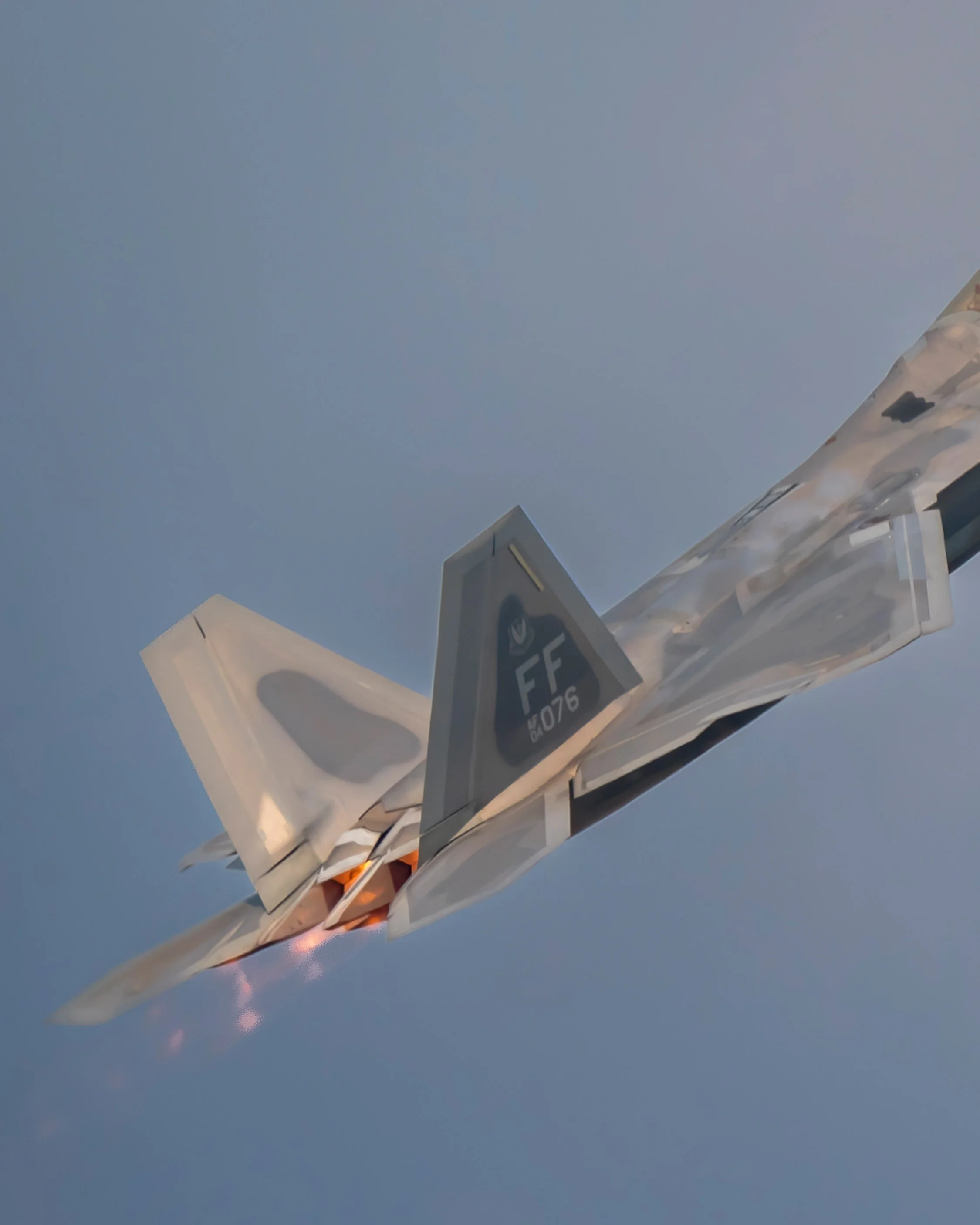 IG-Carousel---Reno-F22-Raptor_02.jpg