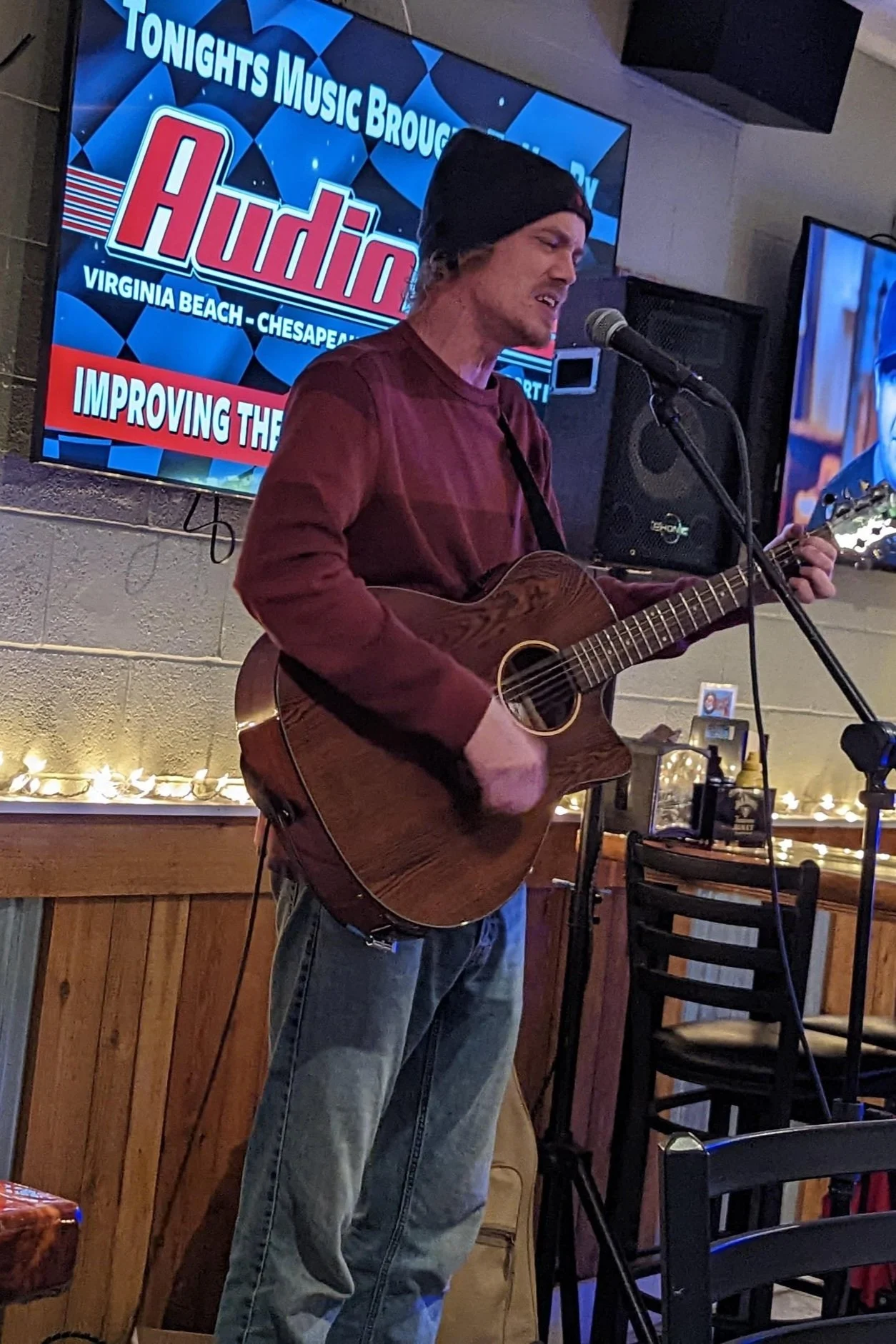Andrew Hobbs preforming South Beach Grill