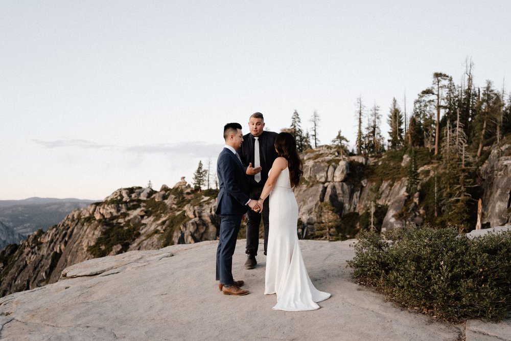 Yosemite+USA+Elopement+Wedding+Bulb+Creative-9.jpg