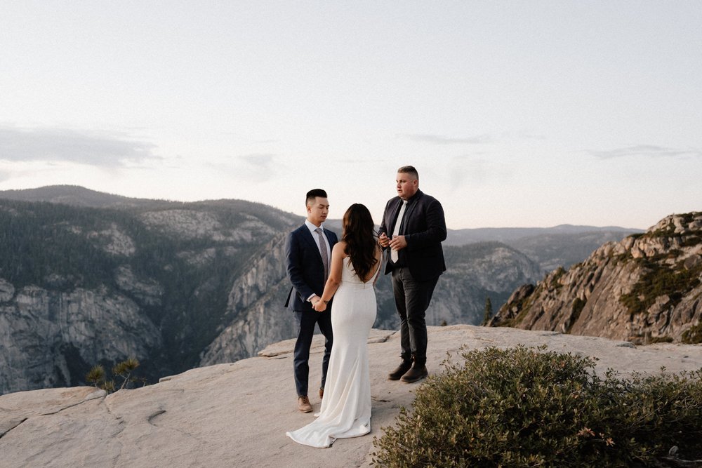 Yosemite+USA+Elopement+Wedding+Bulb+Creative-11.jpg