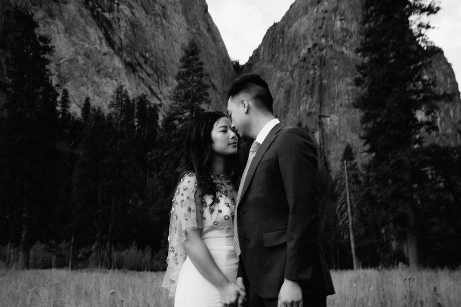 Yosemite+USA+Elopement+Wedding+Bulb+Creative-36.jpg