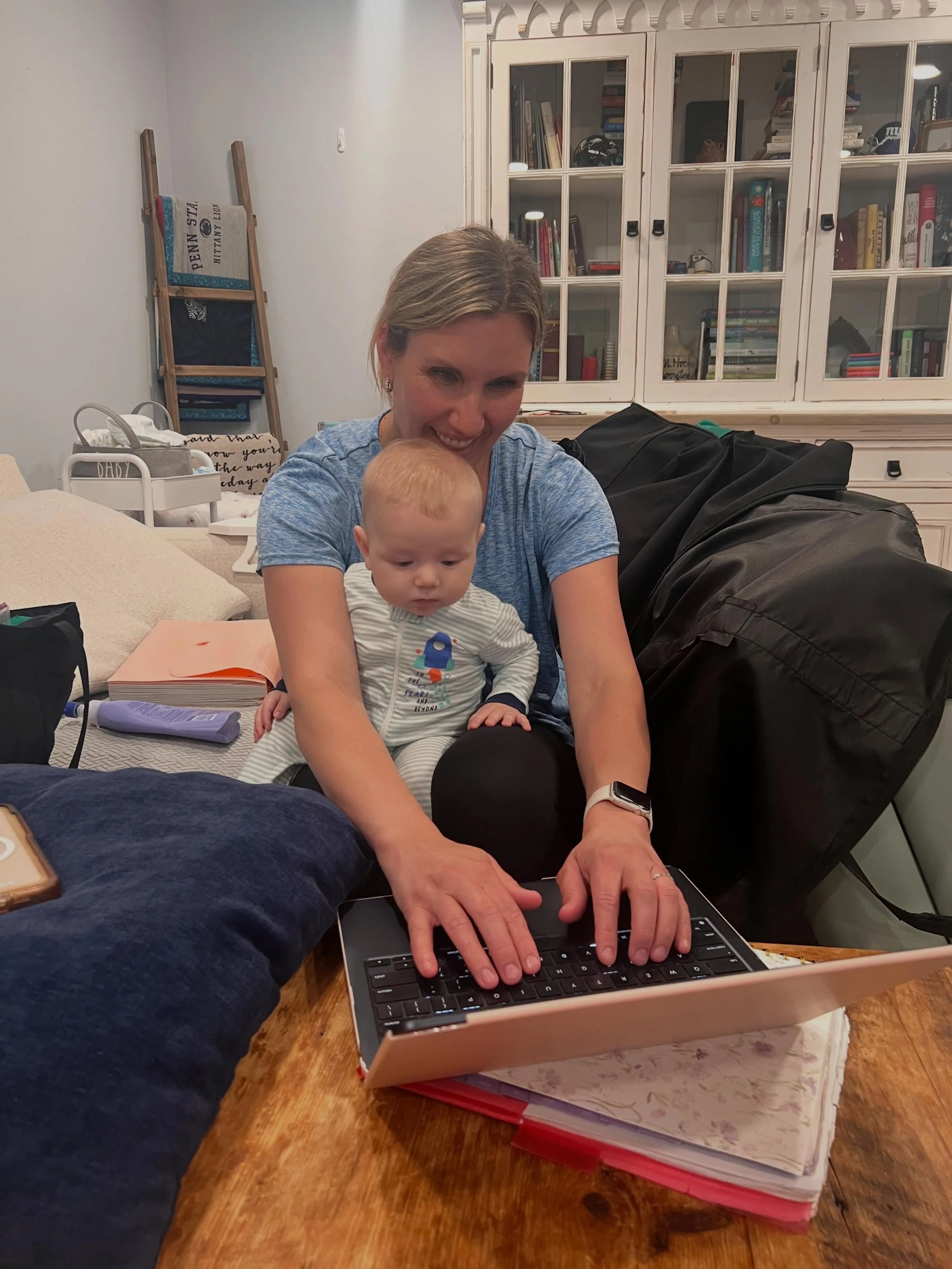 Helping moms feel stronger sometimes looks like coaching movement, pelvic floor strategies, and return to exercise&hellip; but sometimes it also looks like holding babies while documenting your home program! 

One of the things I love most about my j