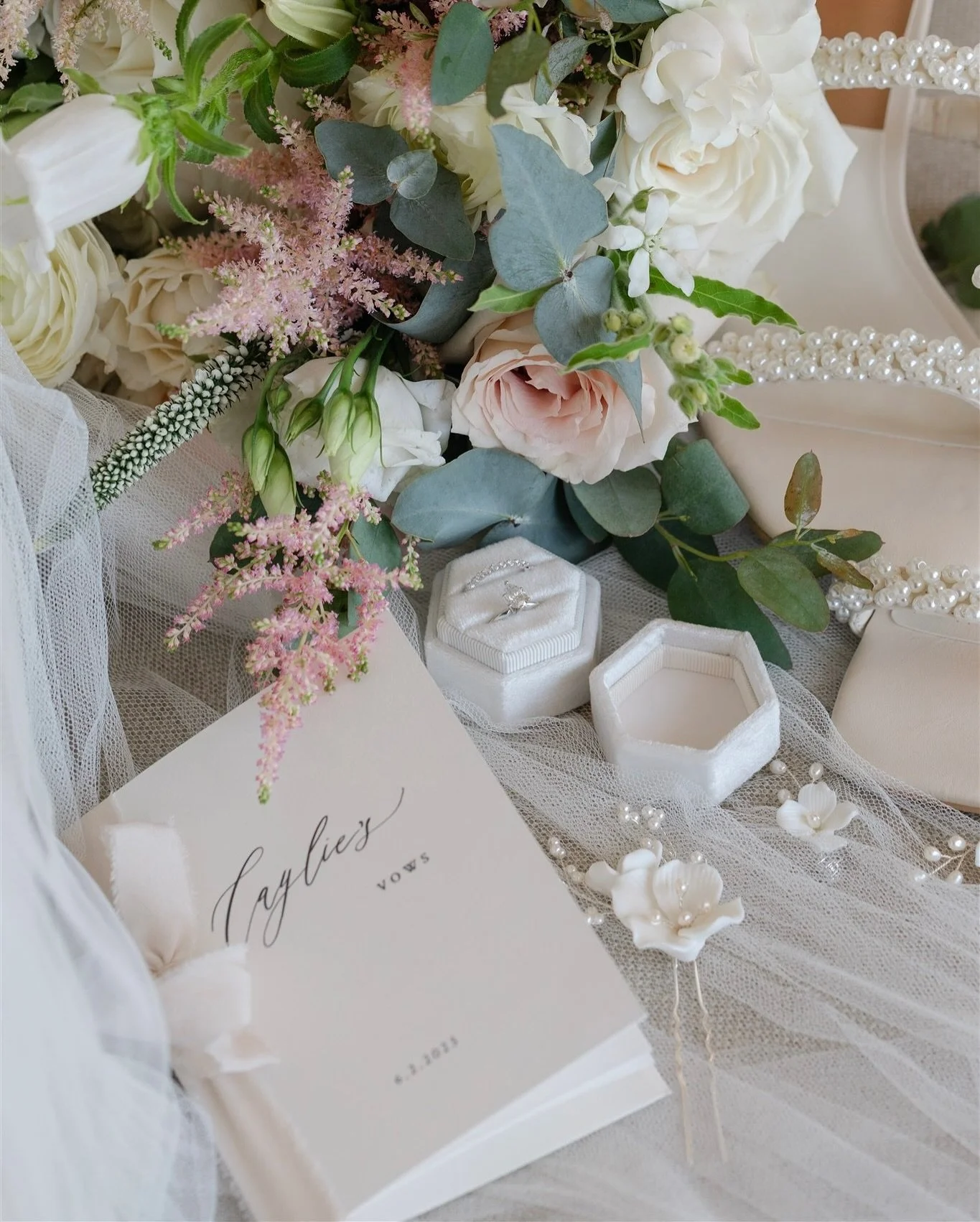 So many stunning details and heartfelt moments from this beautiful wedding 🤍

Wedding planner- @theperfectplanweddings 
Venue- @wolfeheights 
Florist- @willow_floral_design 
Hair- @hairbyjordans 
Makeup- @beautybyteara 
Second shooter- @amd.pictures