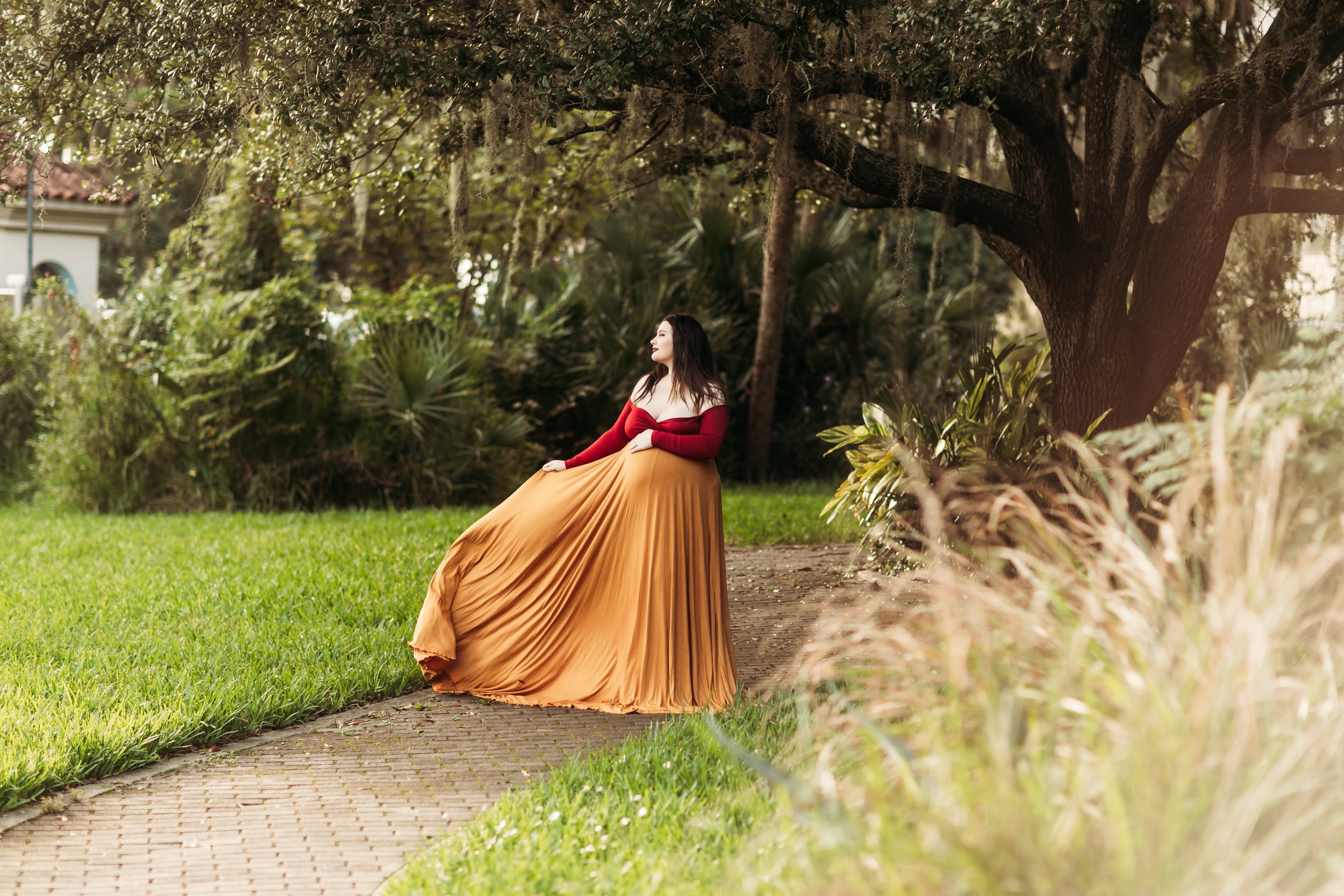 Maternity photos in Riverside Park Jacksonville Florida with greenery and natural light