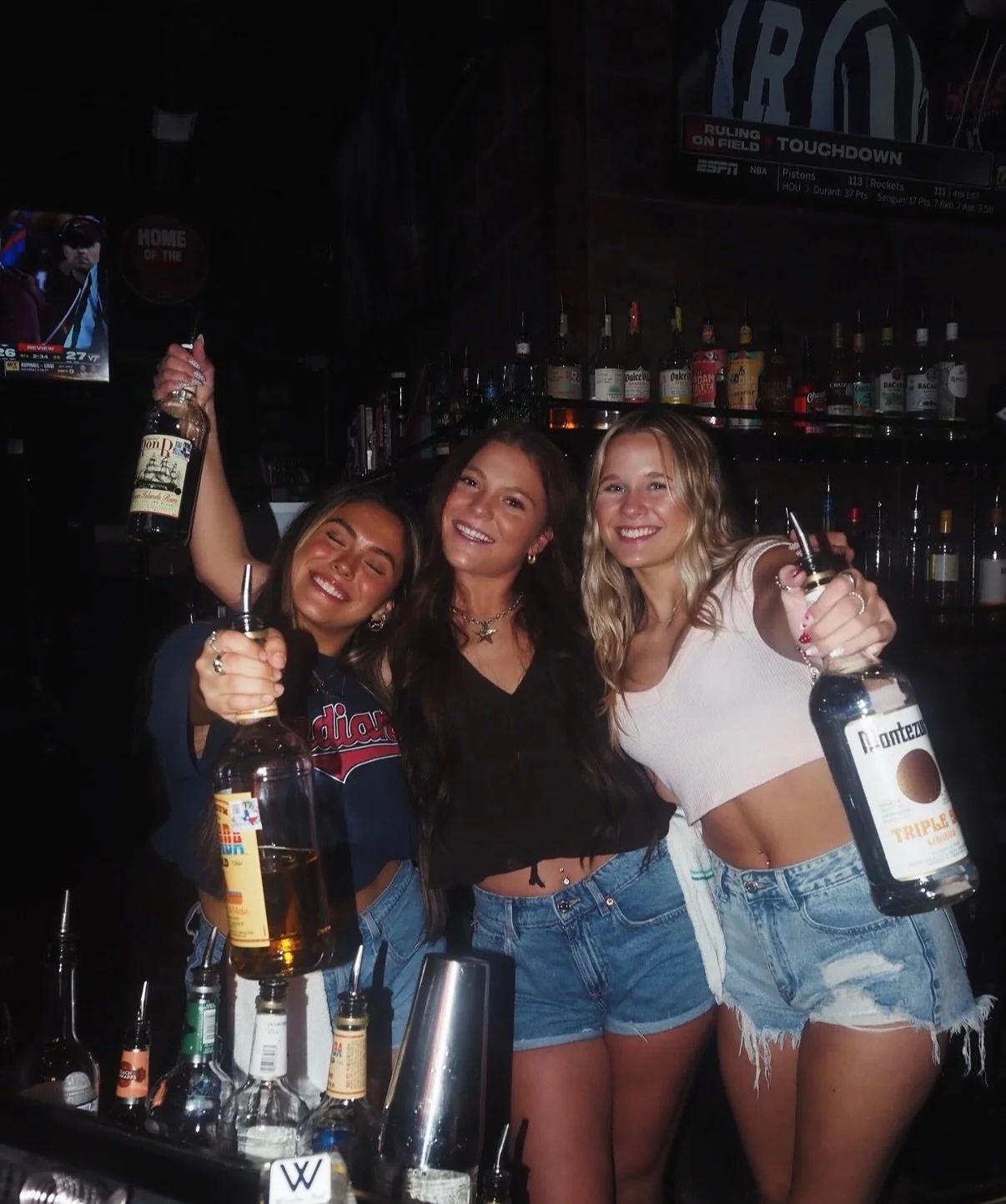 Nothing better than cold drinks, good friends, & Aggie football π€  come hang with us & watch the Ags BTHO LSU!♥οΈ