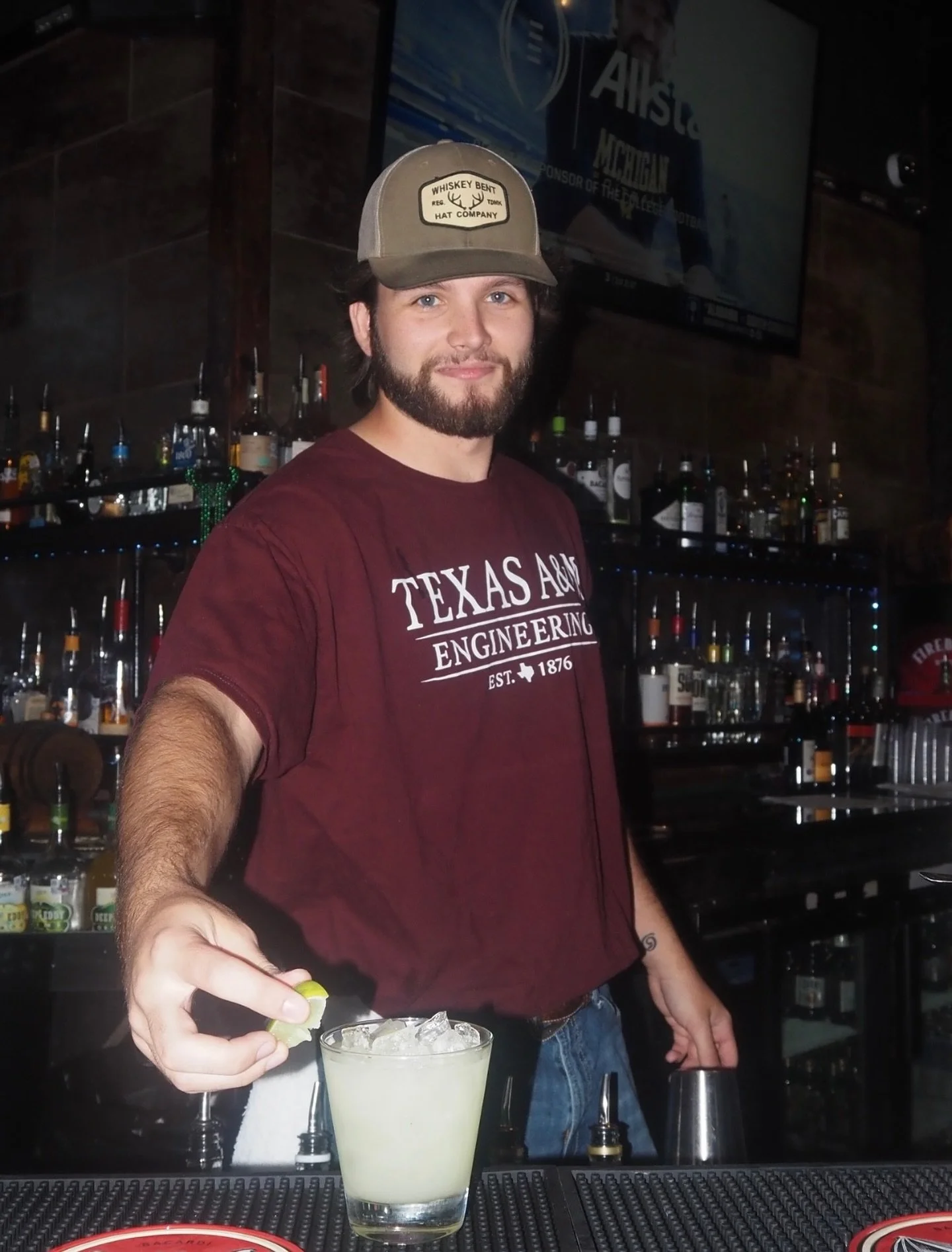 It&rsquo;s Karaoke Night! 🎶
Doors open at 9pm, karaoke kicks off at 11pm, and we&rsquo;re partying &lsquo;til 2am! 🍻
💥 Half-off draft beers
🔥 $3 Fireball shots
☀️ $5 High Noons