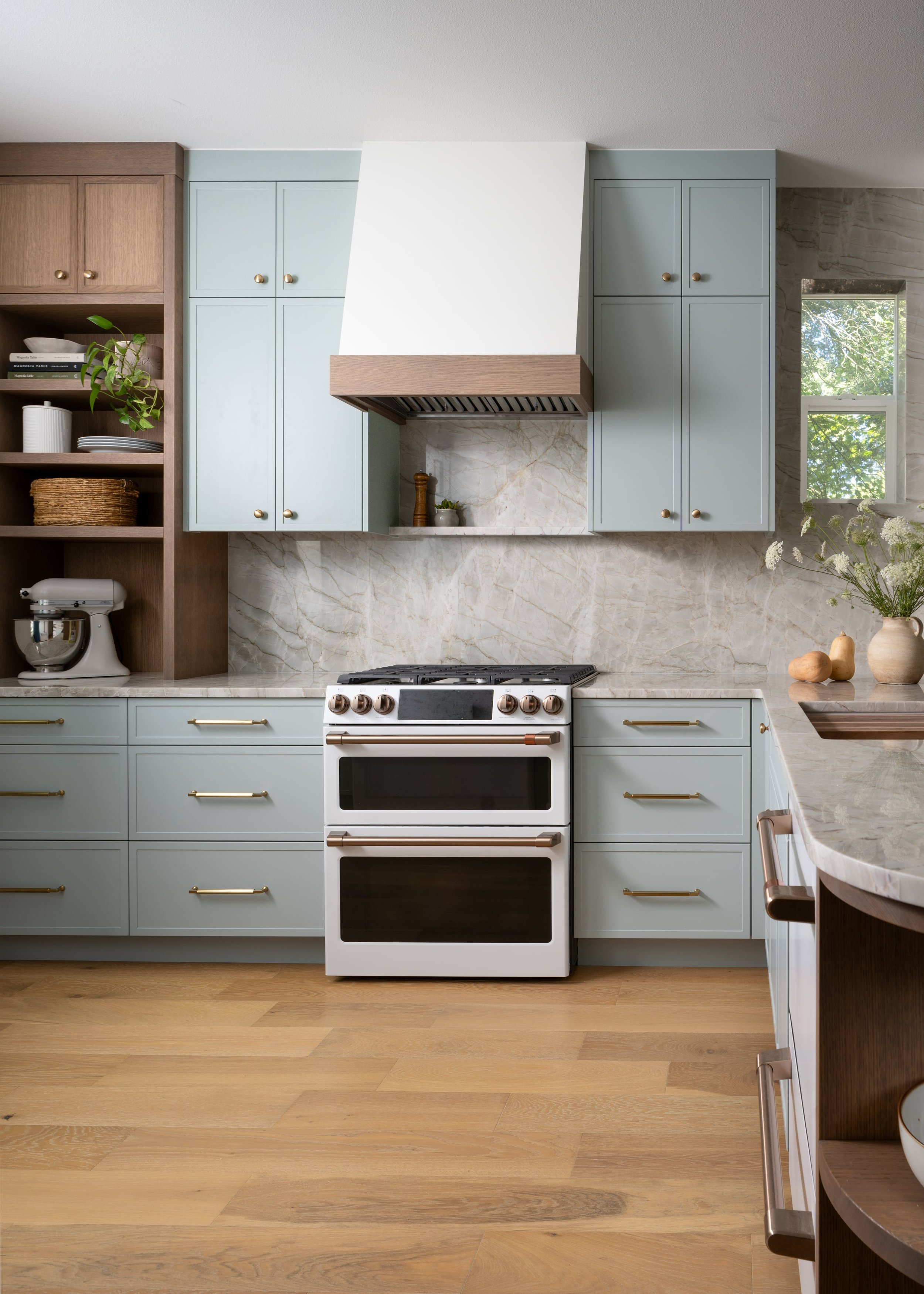 Emily-Barrows-Photography-Kitchen-Stove-Vignette.jpg