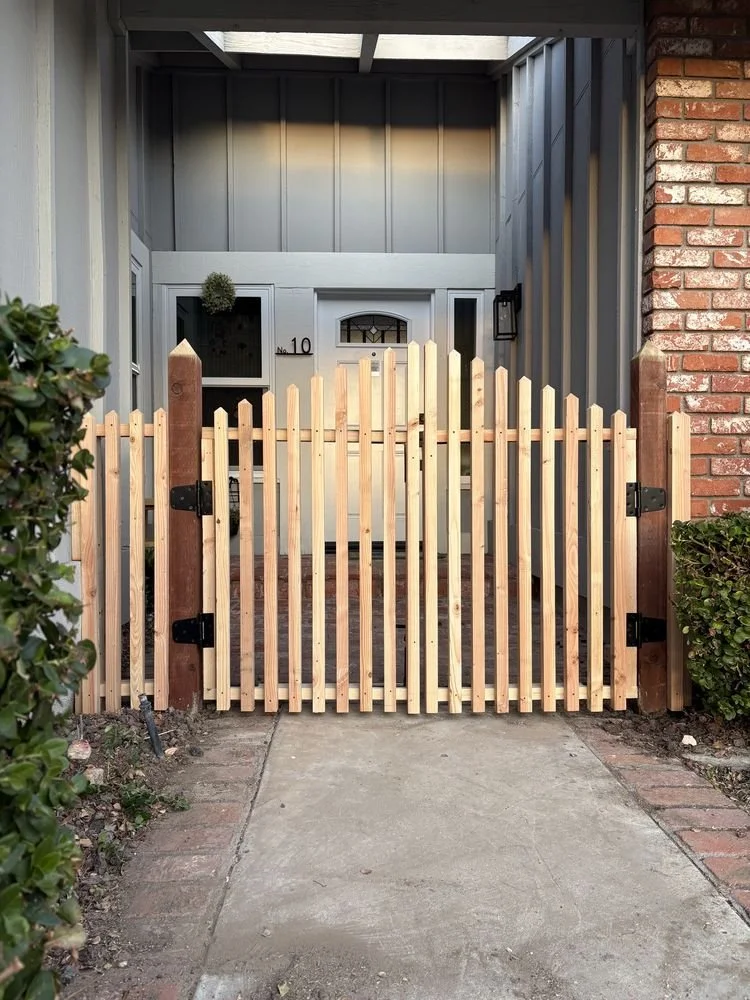 Custom entryway gate
