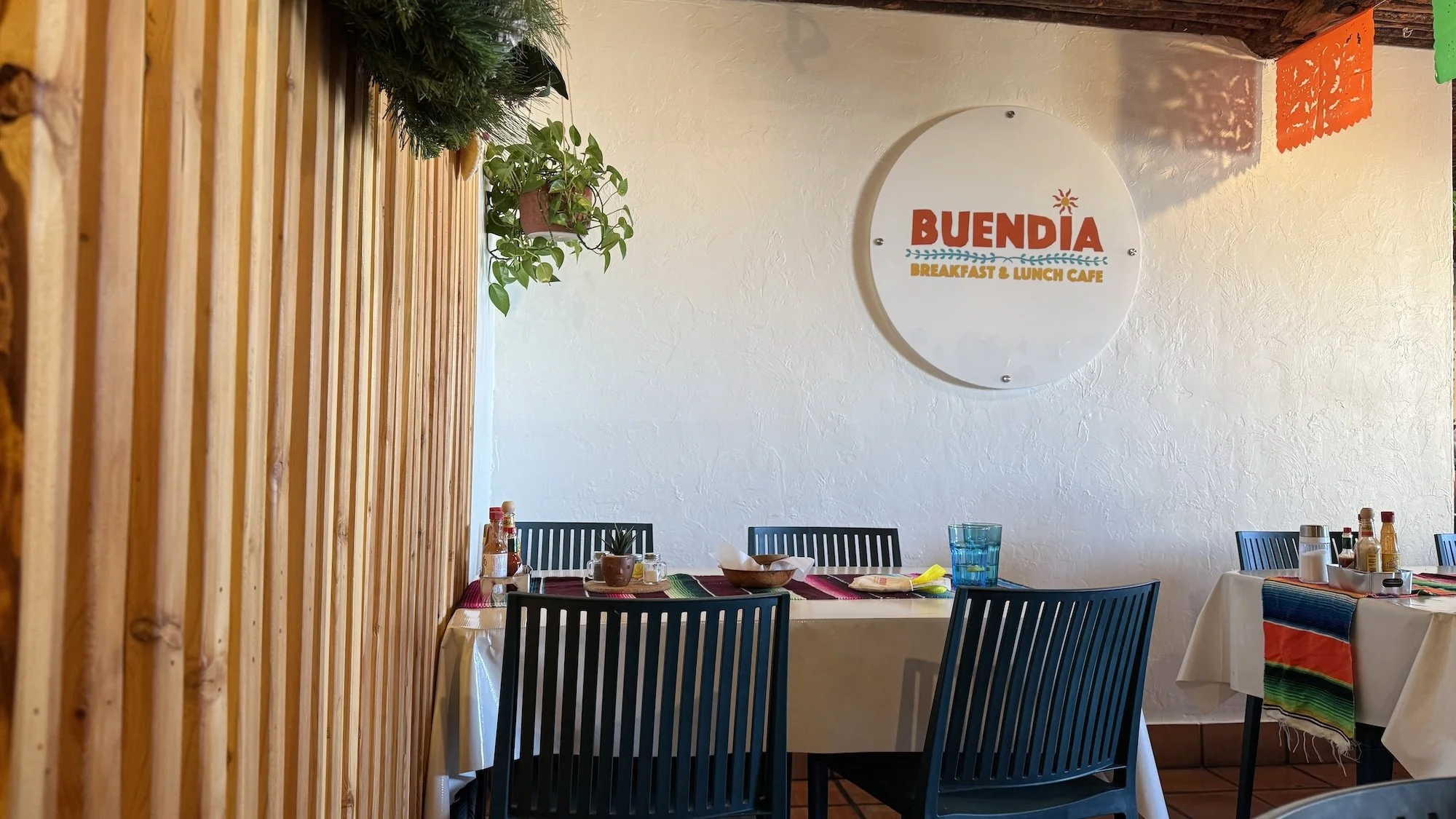Buendía Breakfast and Lunch Cafe