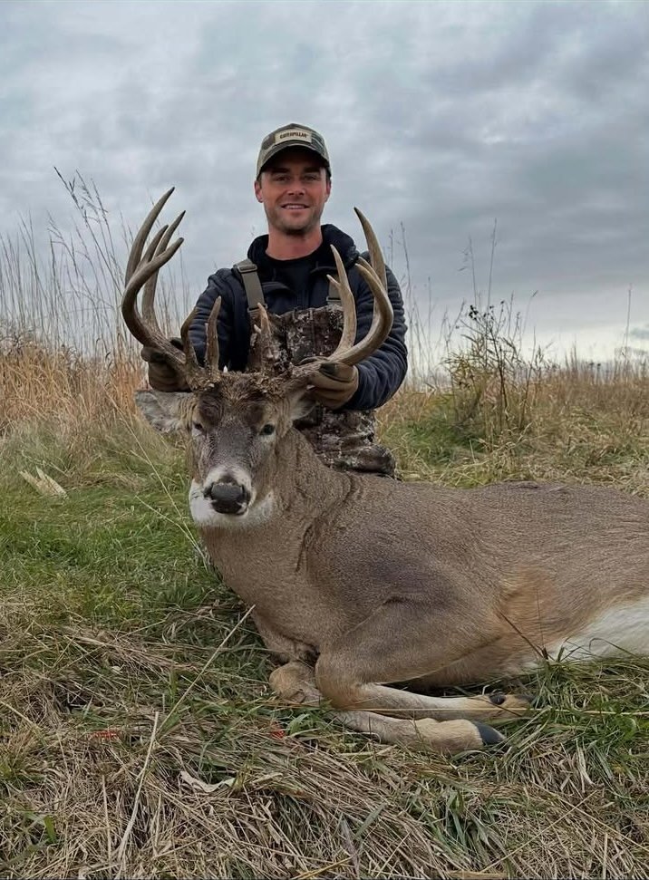 Minnesota Hunter Drops His Biggest Buck From a 360 Hunting Blind