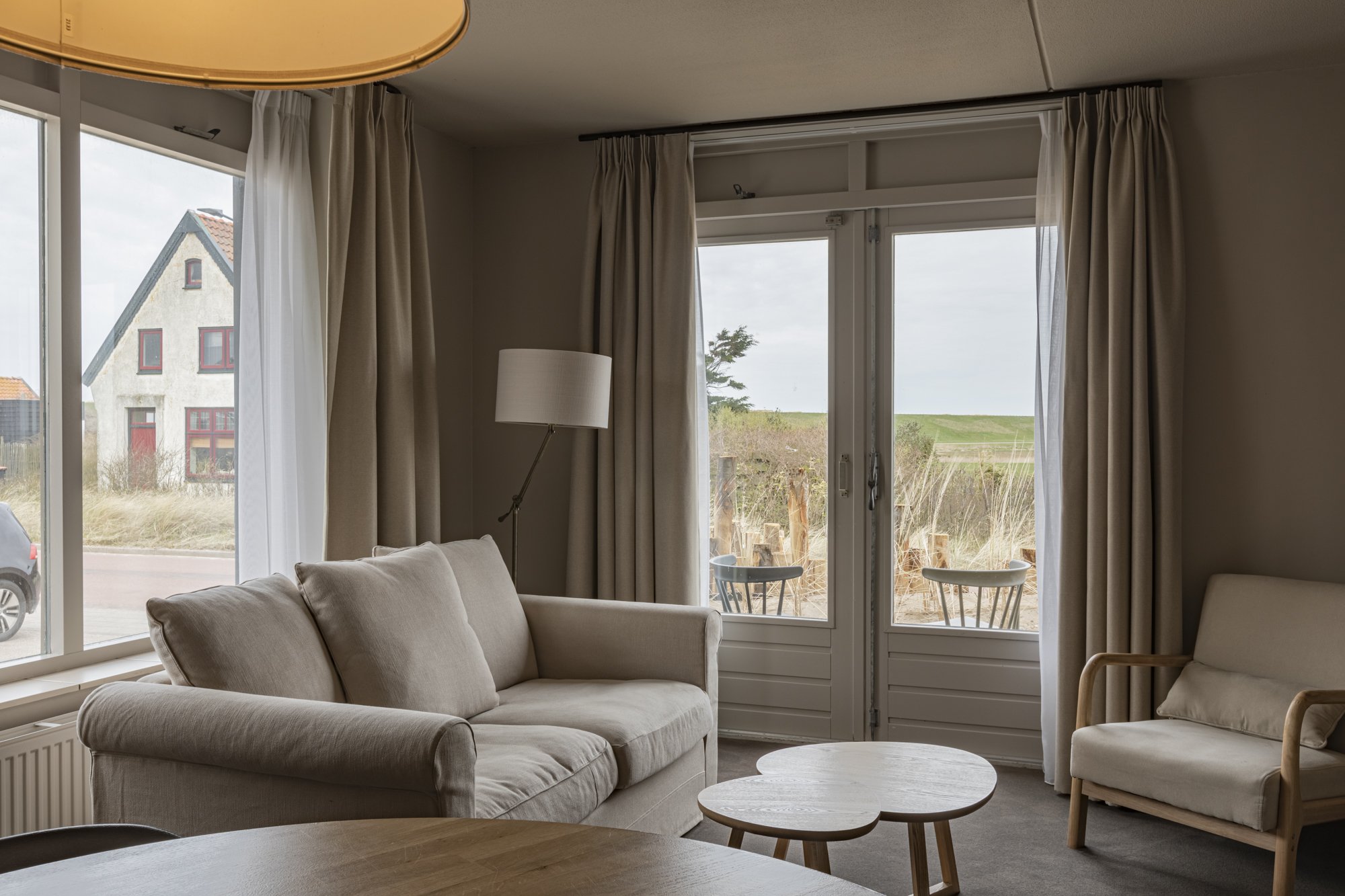 suite with polder view
