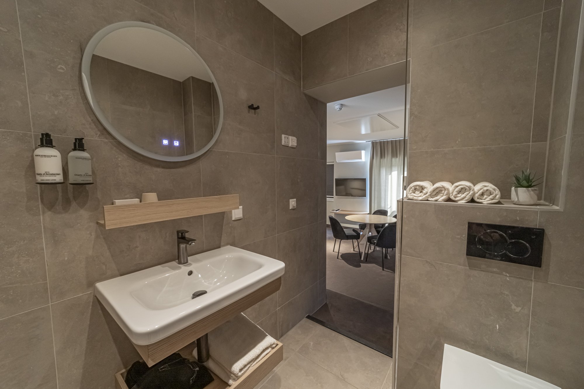 Strandhotel-Camperduin-Schoorl-StudioD-Duinzicht-bathroom.jpg