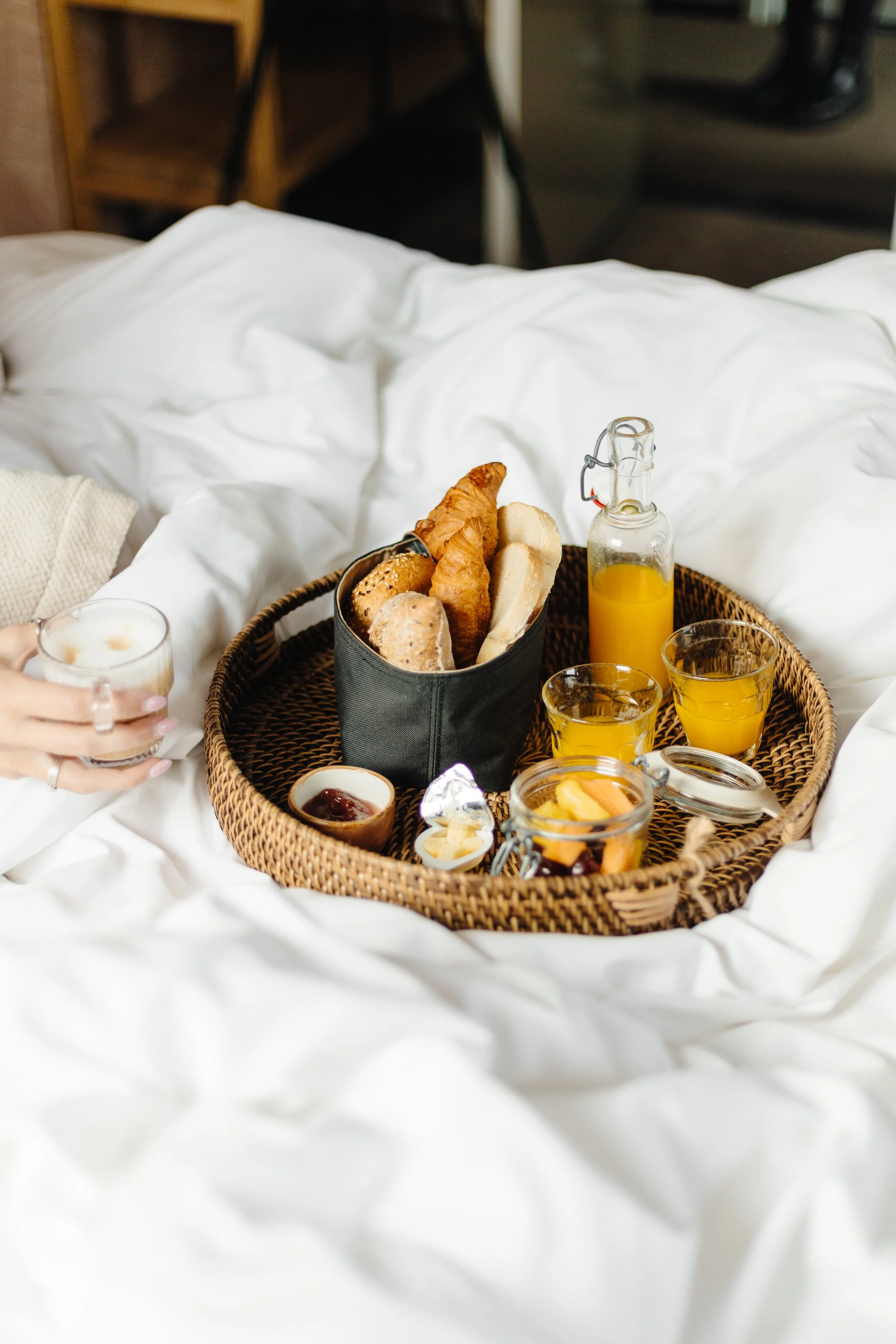 strand-hotel-zweisitzer-extra-dünenblick-balkon-frühstück-auf-bett.jpg