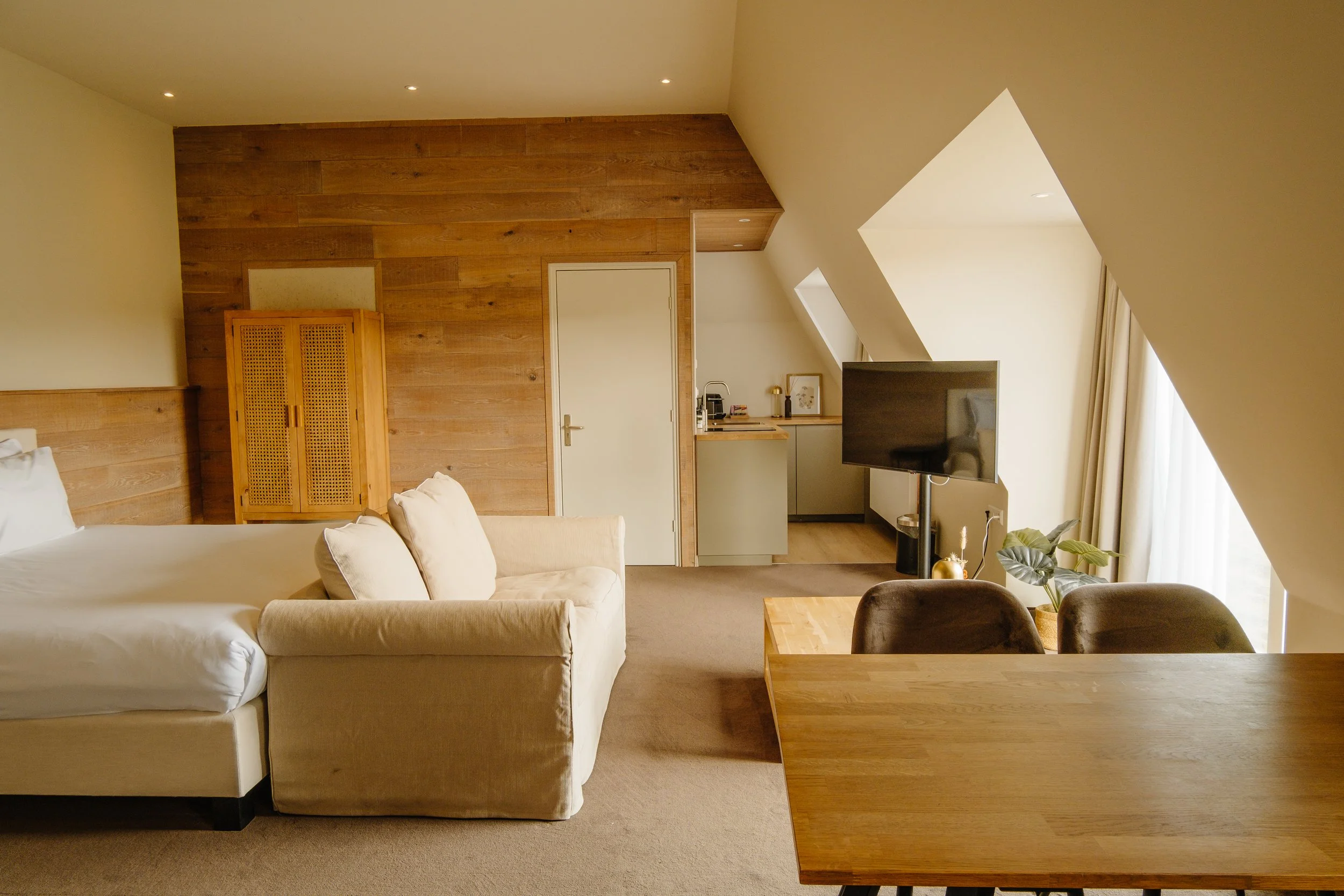 beach-hotel-family-studio-dune-view-living-room-2.jpg