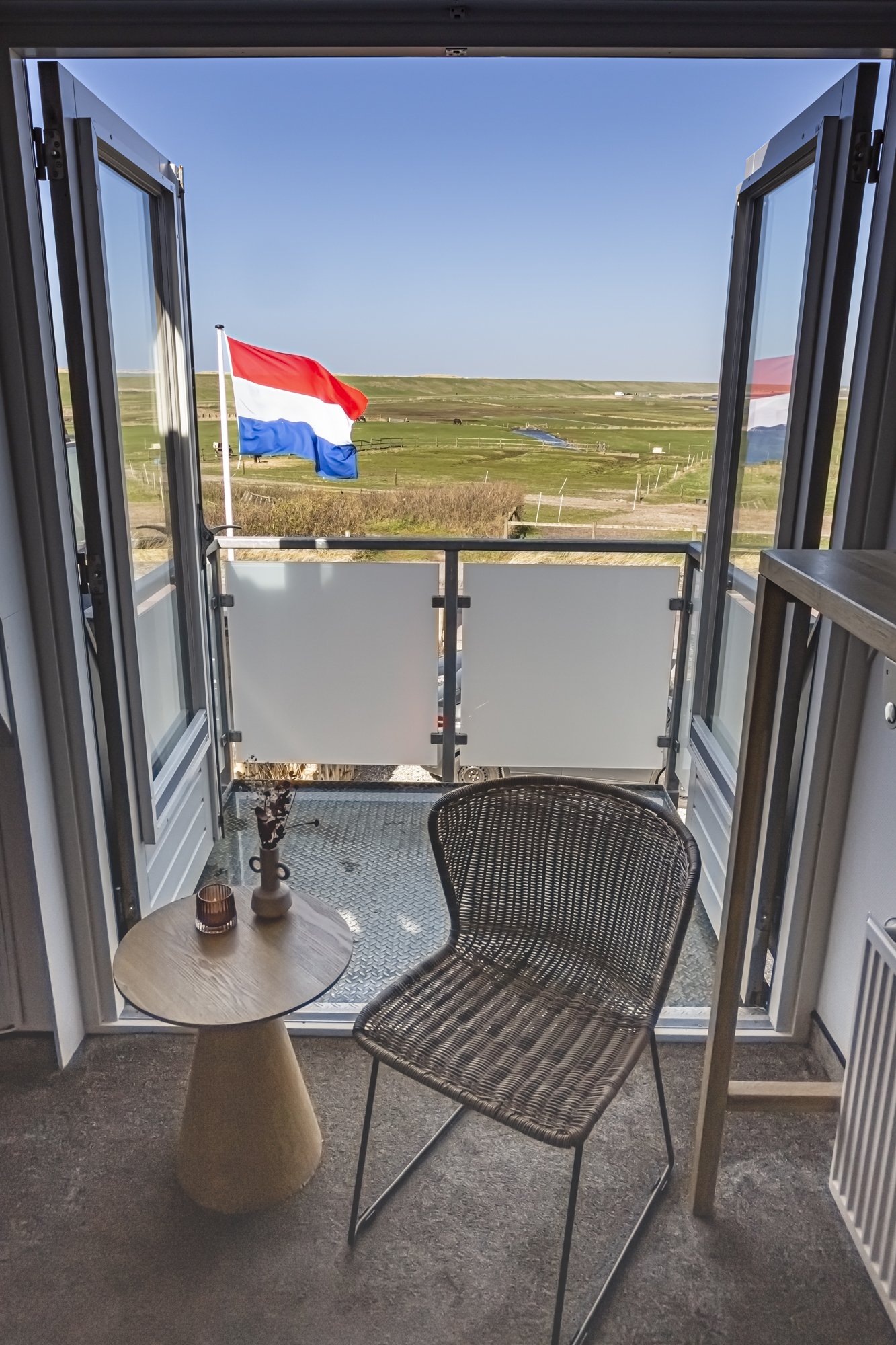 Strandhotel-camperduin-zwei-polder-über-balkon-hondsbosse-w.jpg