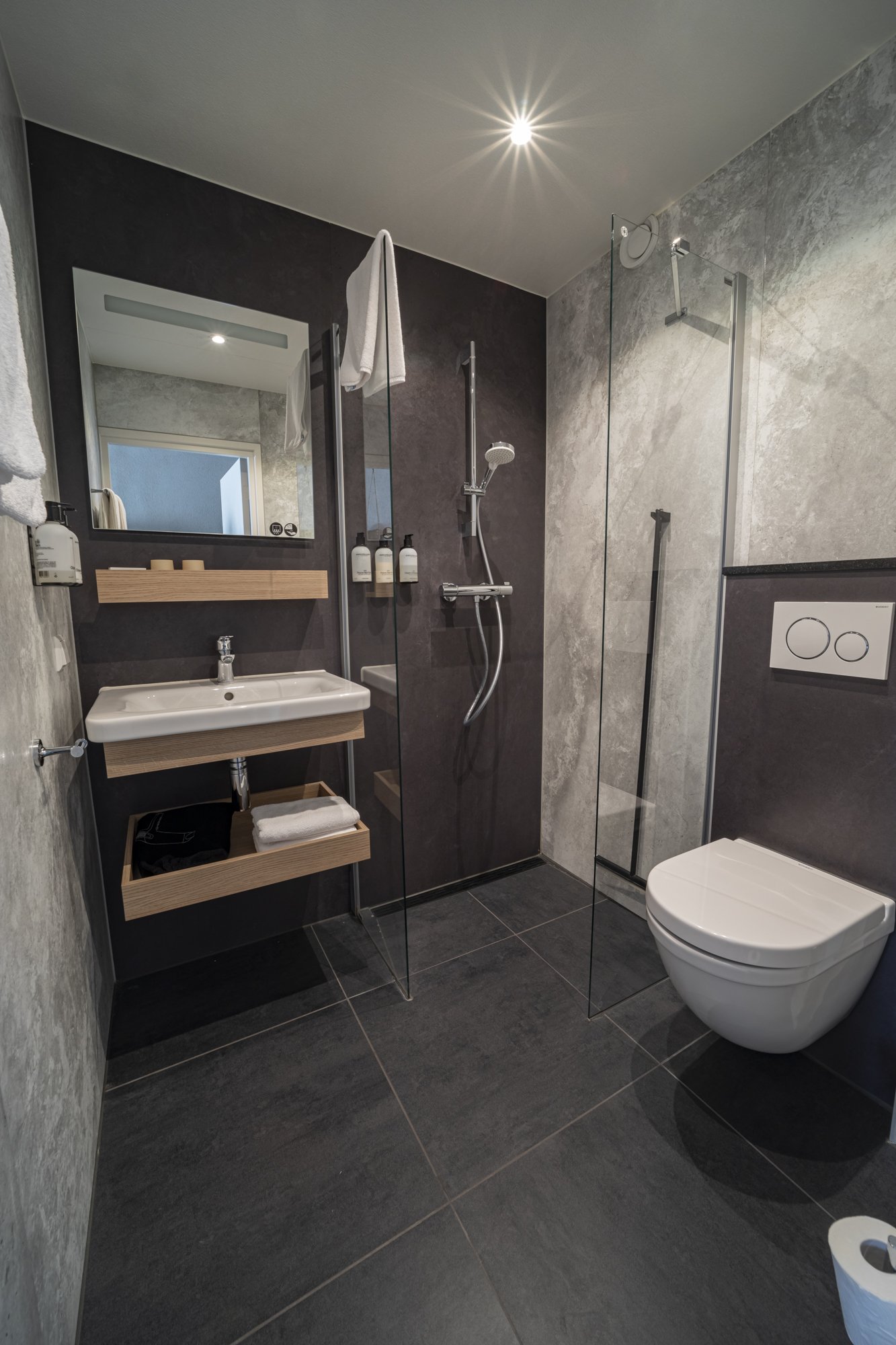 Strandhotel-Camperduin-twopers-duinkamer-bathroom-w.jpg