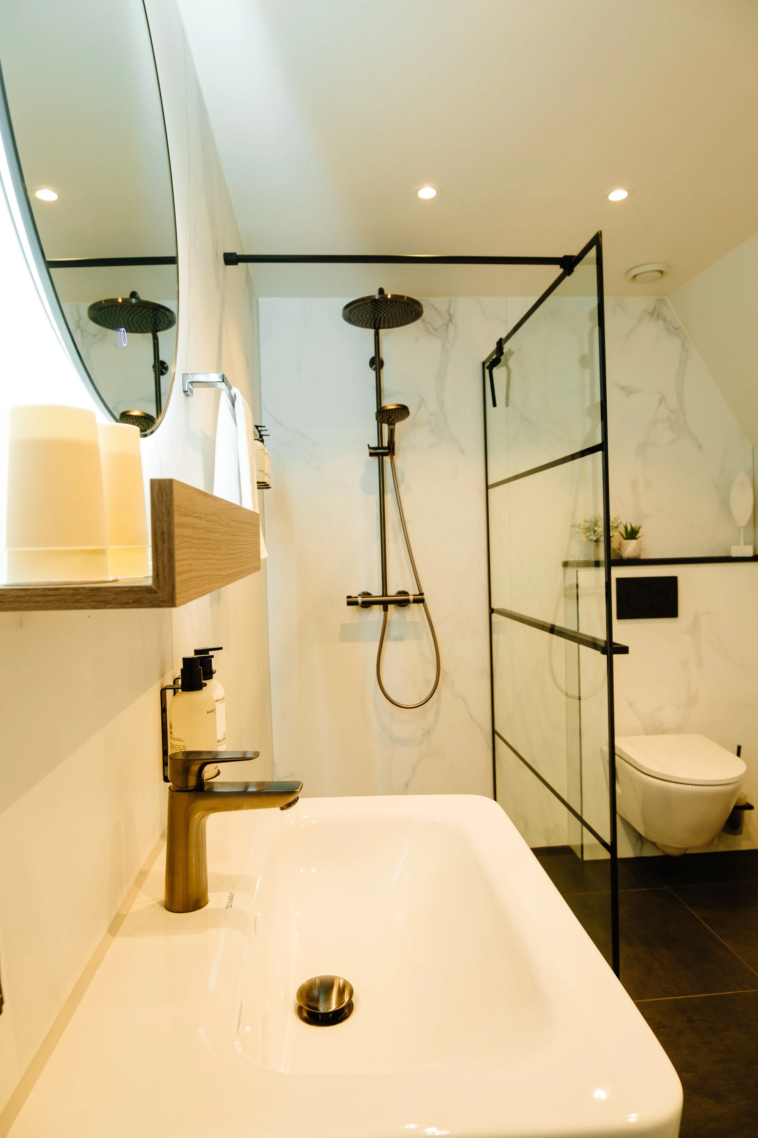 beach-hotel-family-studio-dune-view-bathroom.jpg