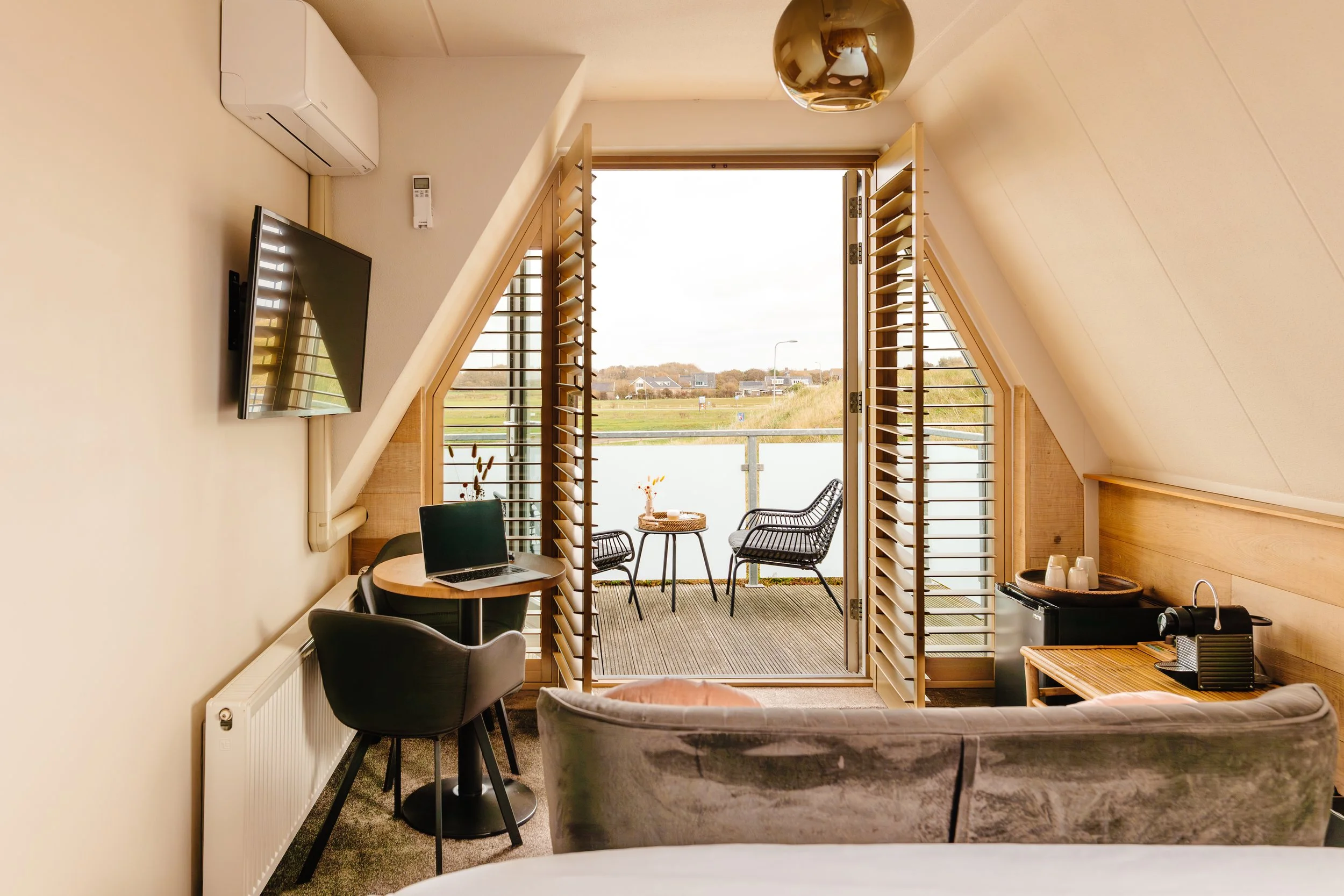 strand-hotel-zwei-personen-extra-dünen-aussicht-balkon-polder-aussicht.jpg