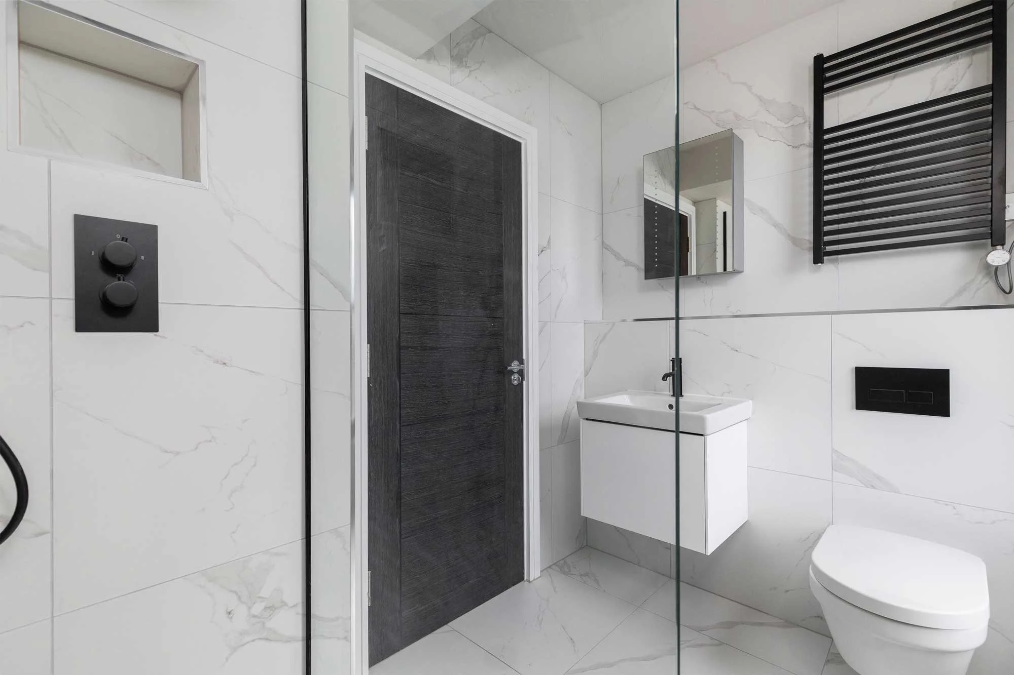 Apartment 4 - Bathroom