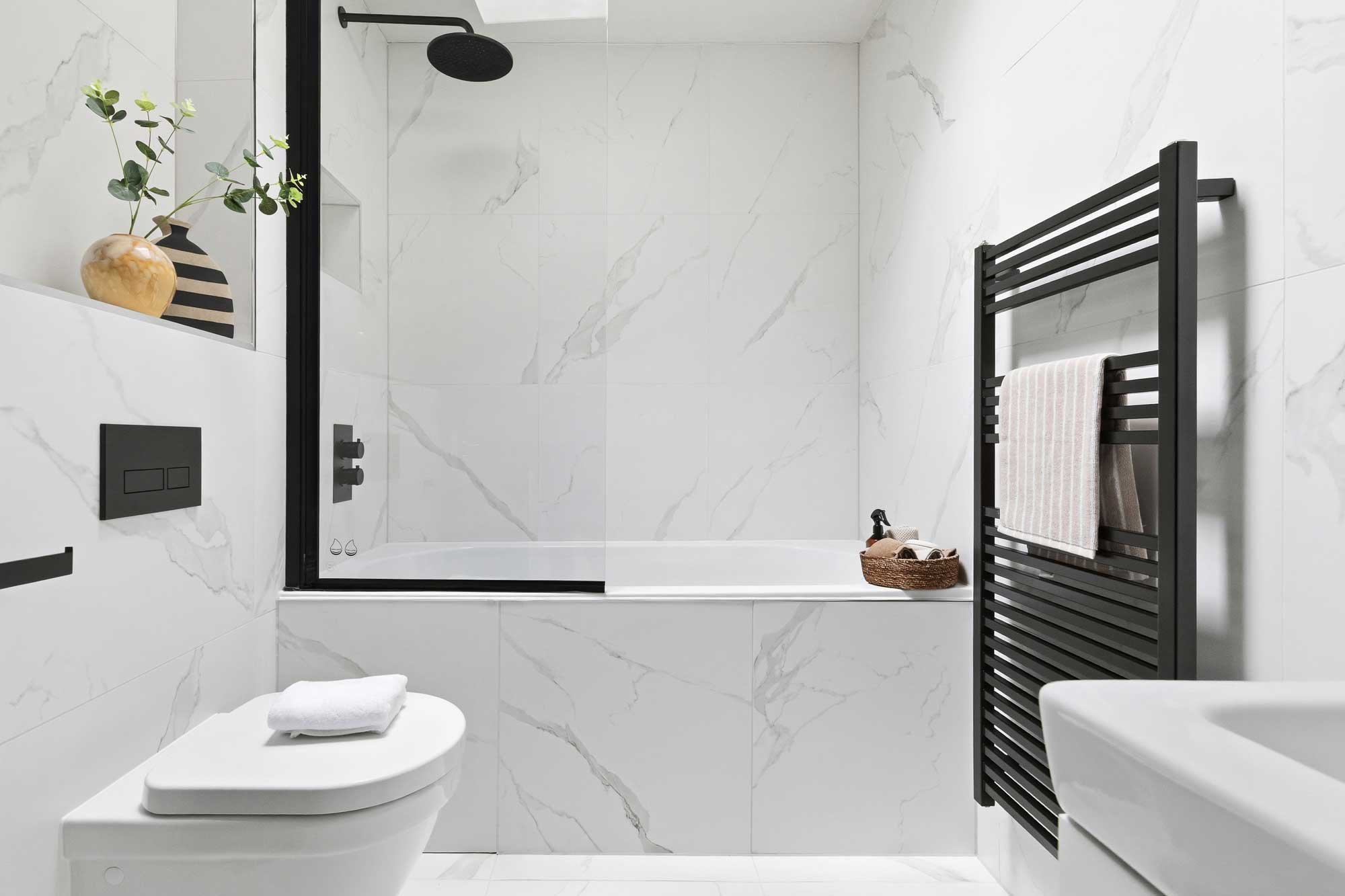 Apartment 8 - Bathroom