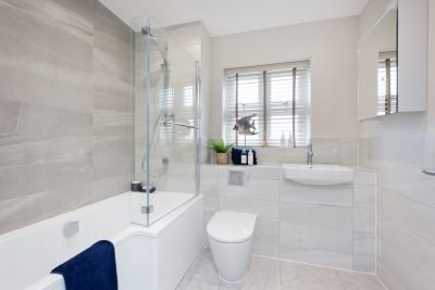 Plot-1-Meadow-View-Nazeing-Bathroom-400x267.jpg