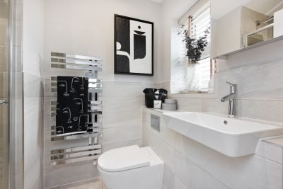 Plot-1-Meadow-View-Nazeing-Ensuite-400x267.jpg