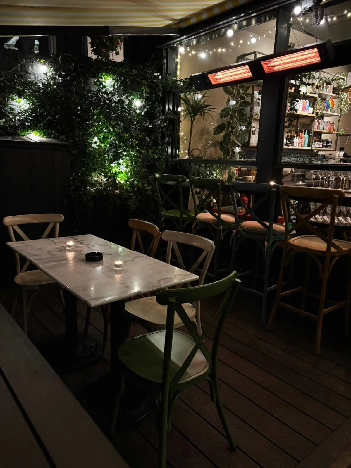 WINTER HOURS ❄️ Our Wilbury Road cafe will now be open til 7pm Thurs-Sat, instead of the usual time of 9.

We look forward to seeing you for post-work coffee catch-ups or a couple of mulled wines!