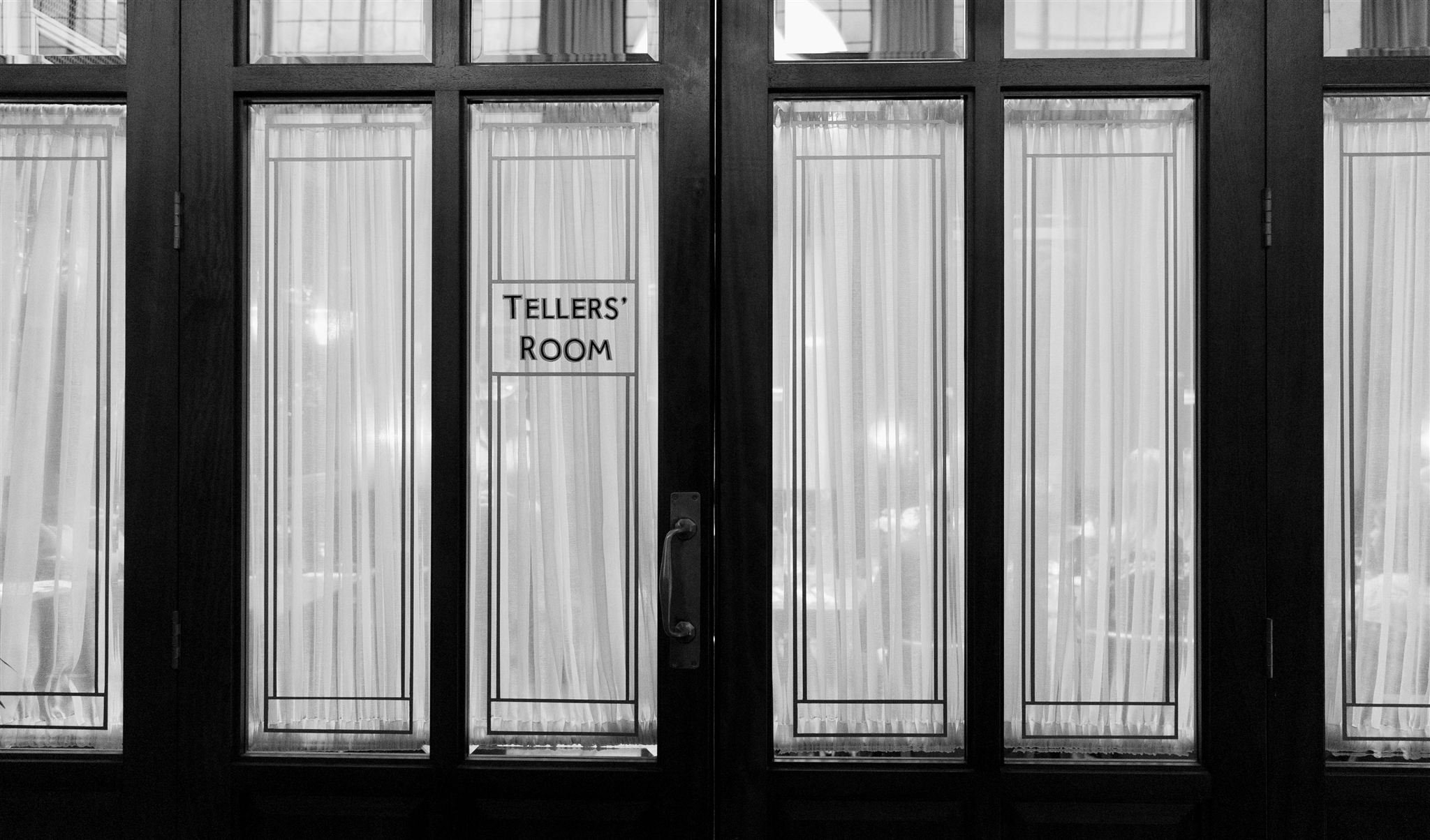 A Hawksmoor Edinburgh Tellers Room Wedding day in Edinburgh, Scotland.