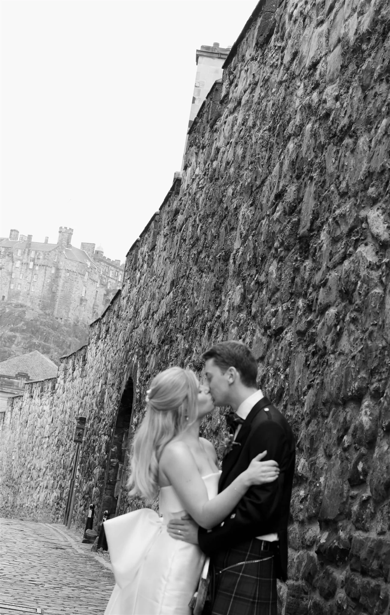 Edinburgh, Scotland Wedding Photographer photographing Edinburgh Castle Wedding Photography.