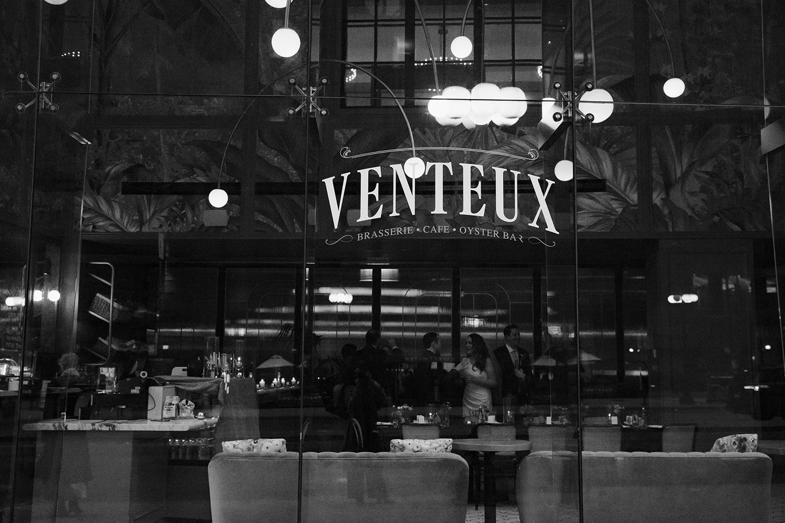 A wedding day at Venteux Chicago inside the Pendry Hotel.