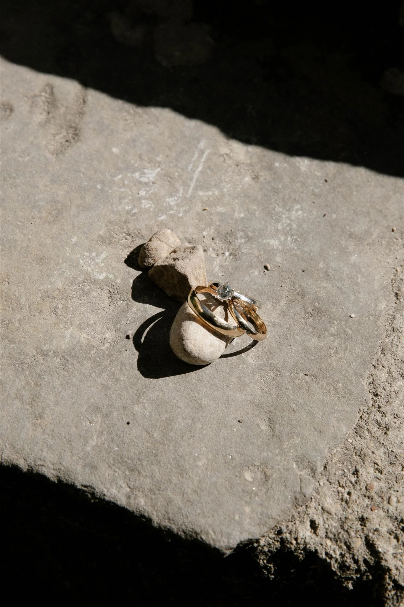 Wedding Rings on a wedding day at Villa Medicea Di Lilliano in Tuscany, Italy.