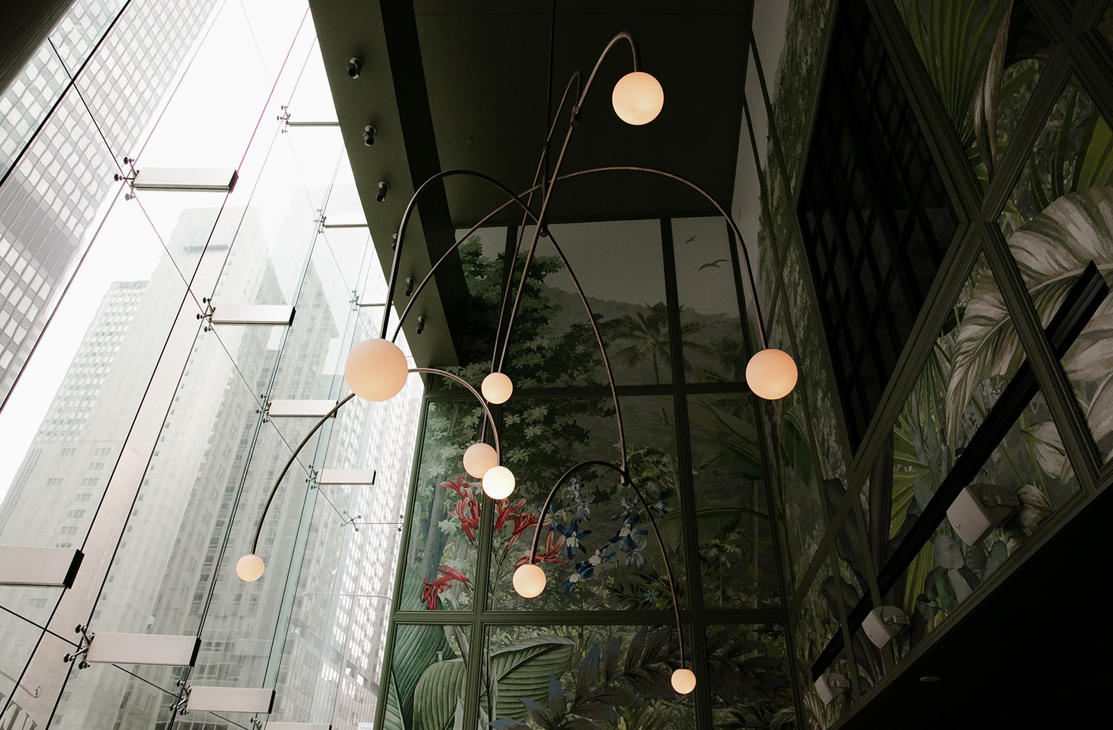 A wedding day at Venteux Chicago inside the Pendry Hotel.