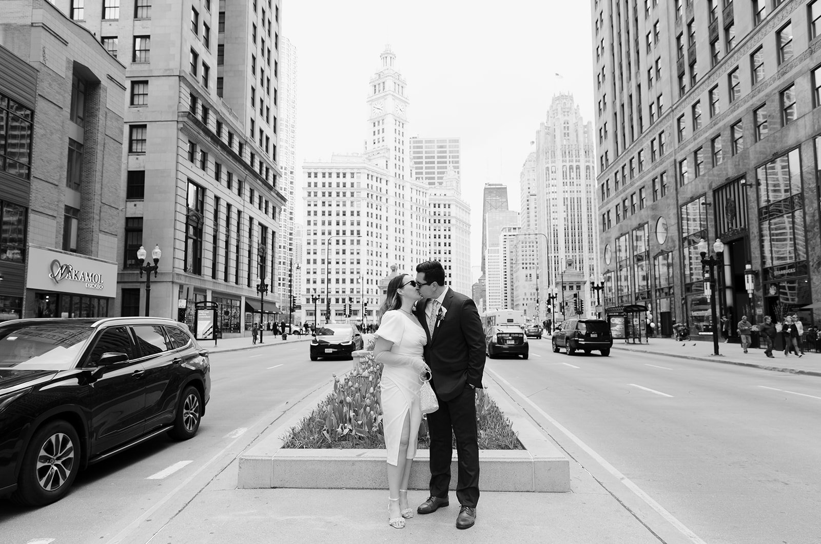 Wedding photos at Venteux Chicago and The Pendry Hotel.