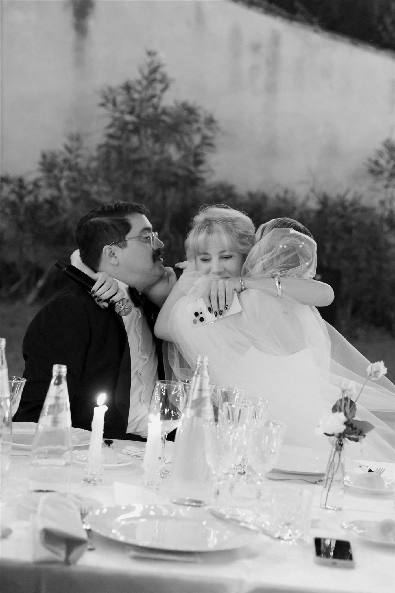 Garden wedding reception on a wedding day at Villa Medicea Di Lilliano in Tuscany, Italy.