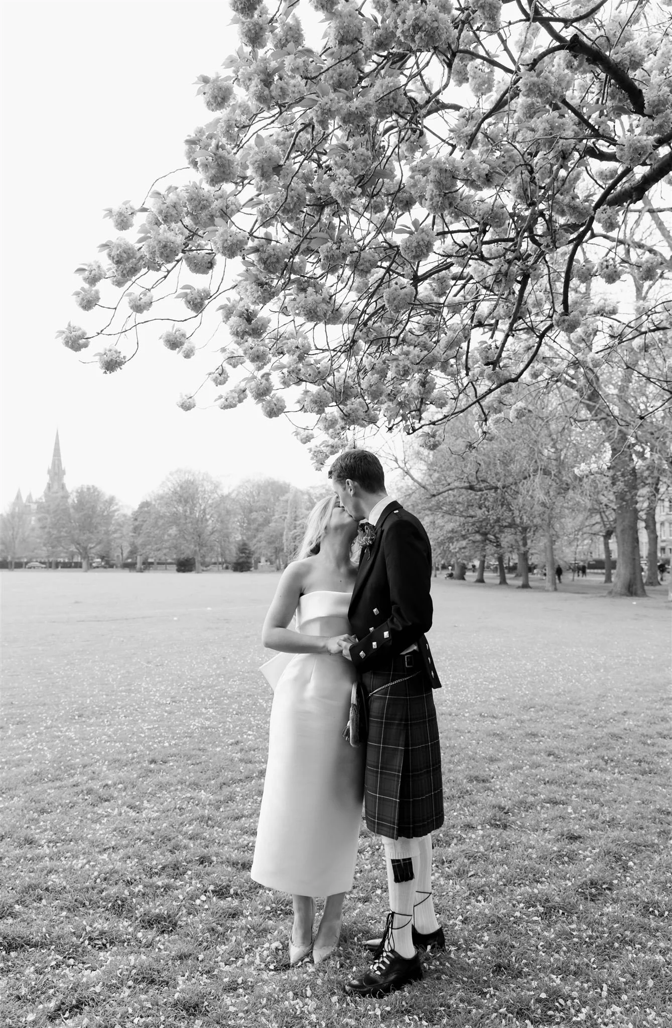 Edinburgh, Scotland Wedding Photographer photographing Edinburgh Cherryblossom Wedding Photography.