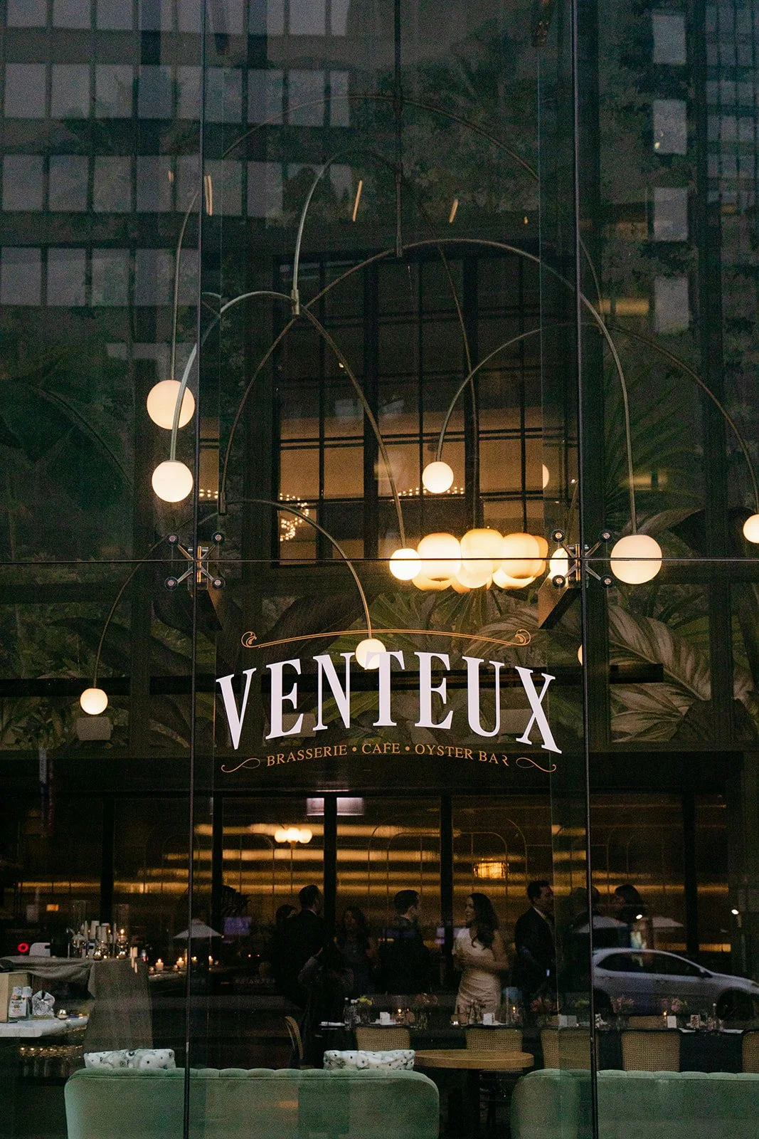 A wedding day at Venteux Chicago inside the Pendry Hotel.