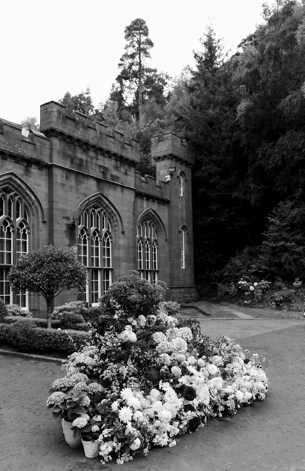 A luxury castle wedding ceremony on a wedding day at Drumtochty Castle in Scotland.