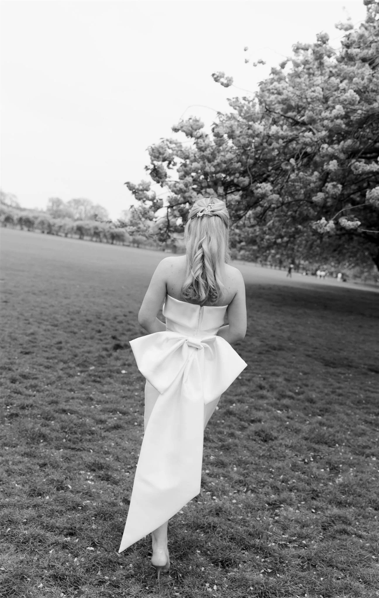 Edinburgh, Scotland Wedding Photographer photographing Edinburgh Cherryblossom Wedding Photography.