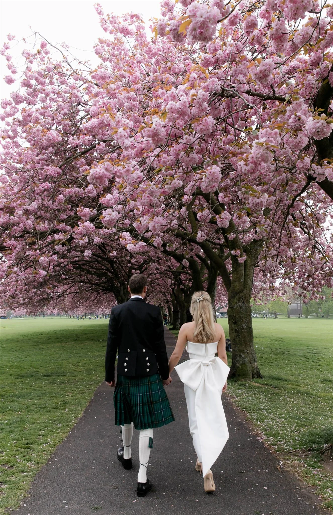 Edinburgh, Scotland Wedding Photographer photographing Edinburgh Cherryblossom Wedding Photography.
