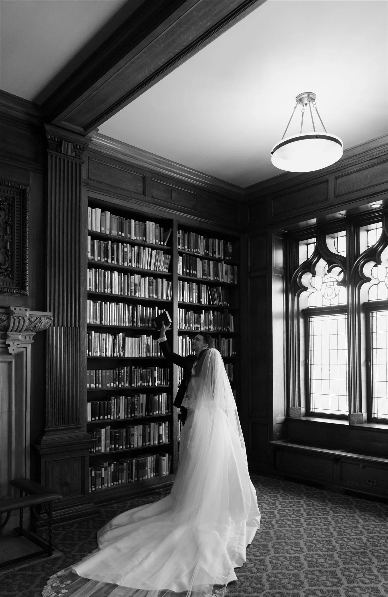 Library on a wedding day at The University Club of Chicago.