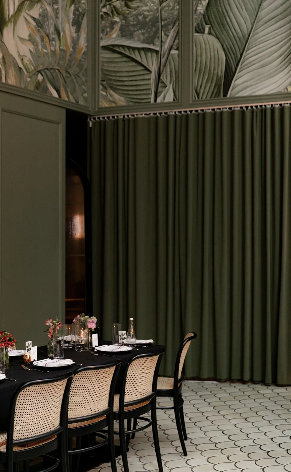 A wedding day at Venteux Chicago inside the Pendry Hotel.