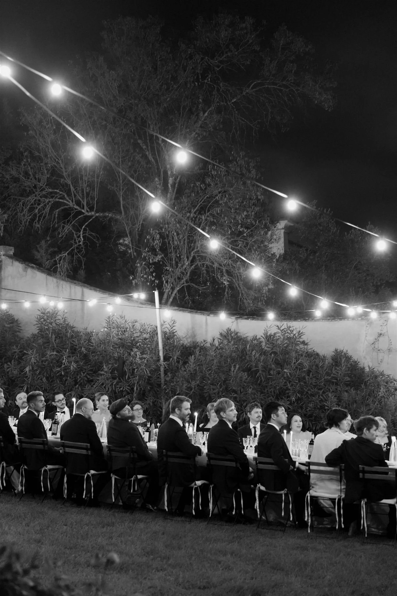 Garden wedding reception on a wedding day at Villa Medicea Di Lilliano in Tuscany, Italy.