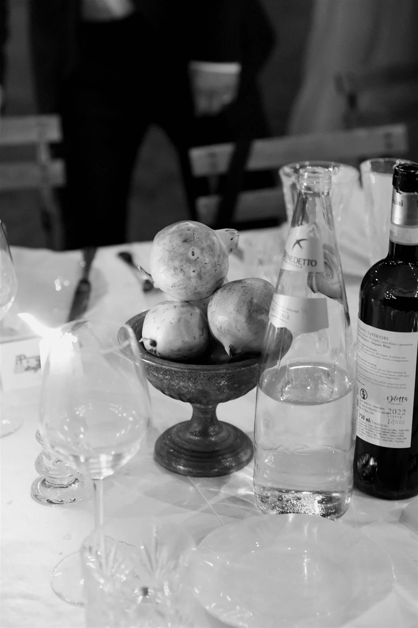 Garden wedding reception on a wedding day at Villa Medicea Di Lilliano in Tuscany, Italy.