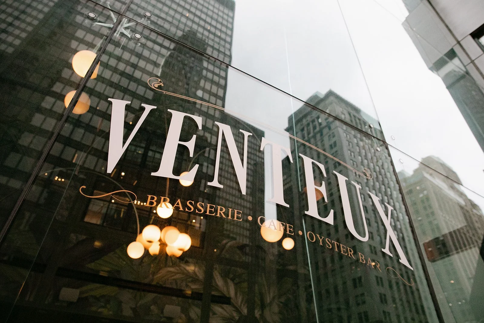 A wedding day at Venteux Chicago inside the Pendry Hotel.