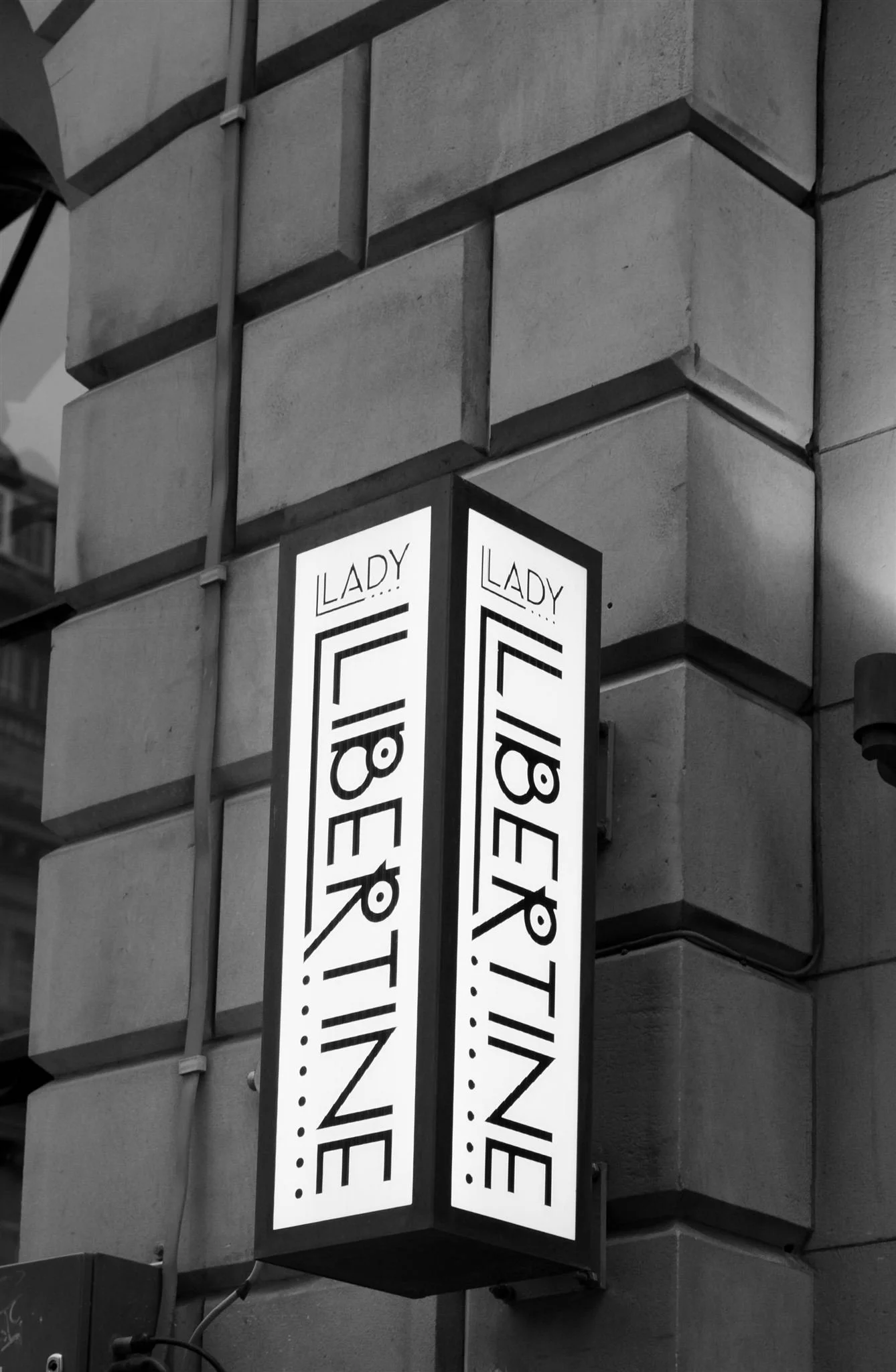 Edinburgh, Scotland Wedding Photographer photographing Edinburgh Wedding Photography at Lady Libertine.