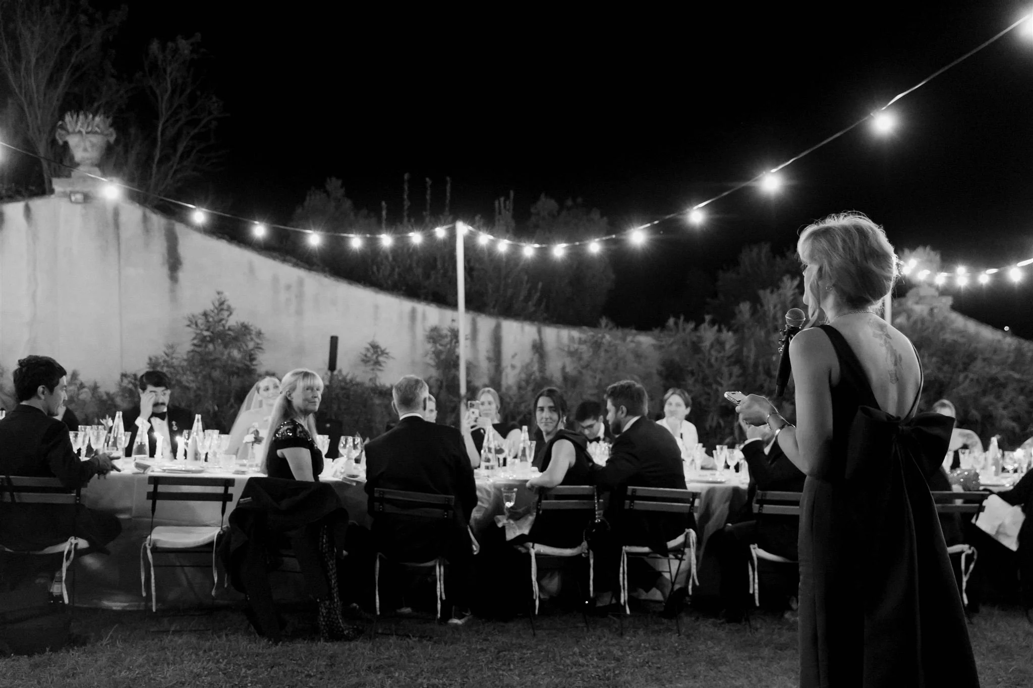 Garden wedding reception on a wedding day at Villa Medicea Di Lilliano in Tuscany, Italy.