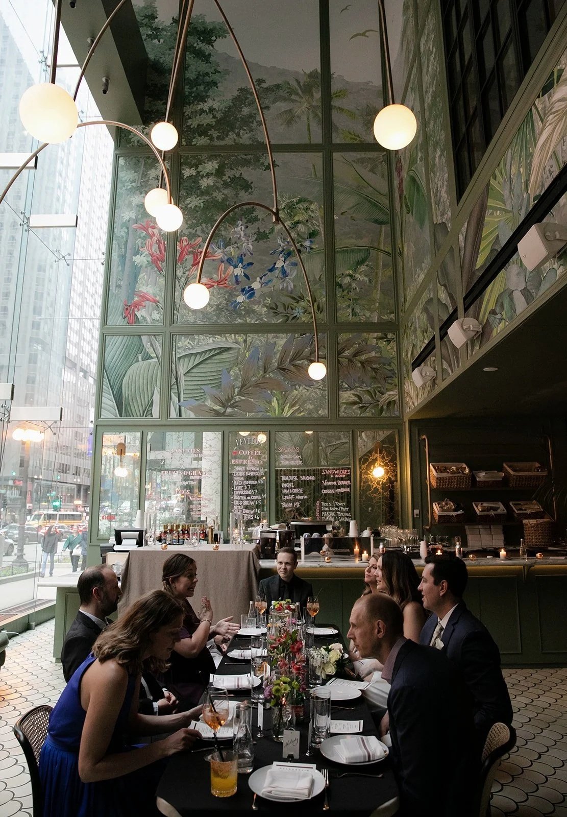 A wedding at Venteux Chicago inside the Pendry Hotel.