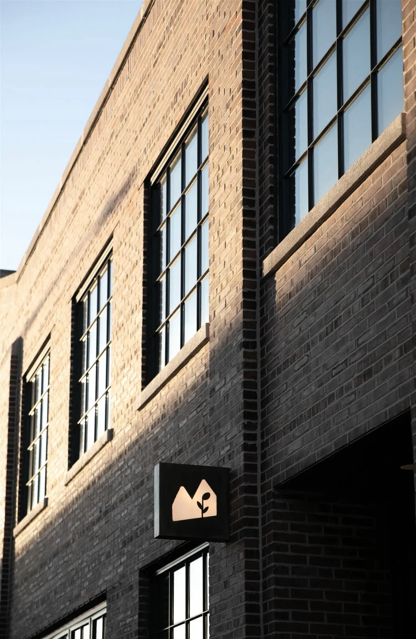 Intimate Maxwells Trading Chicago wedding venue with private rooftop terrace.