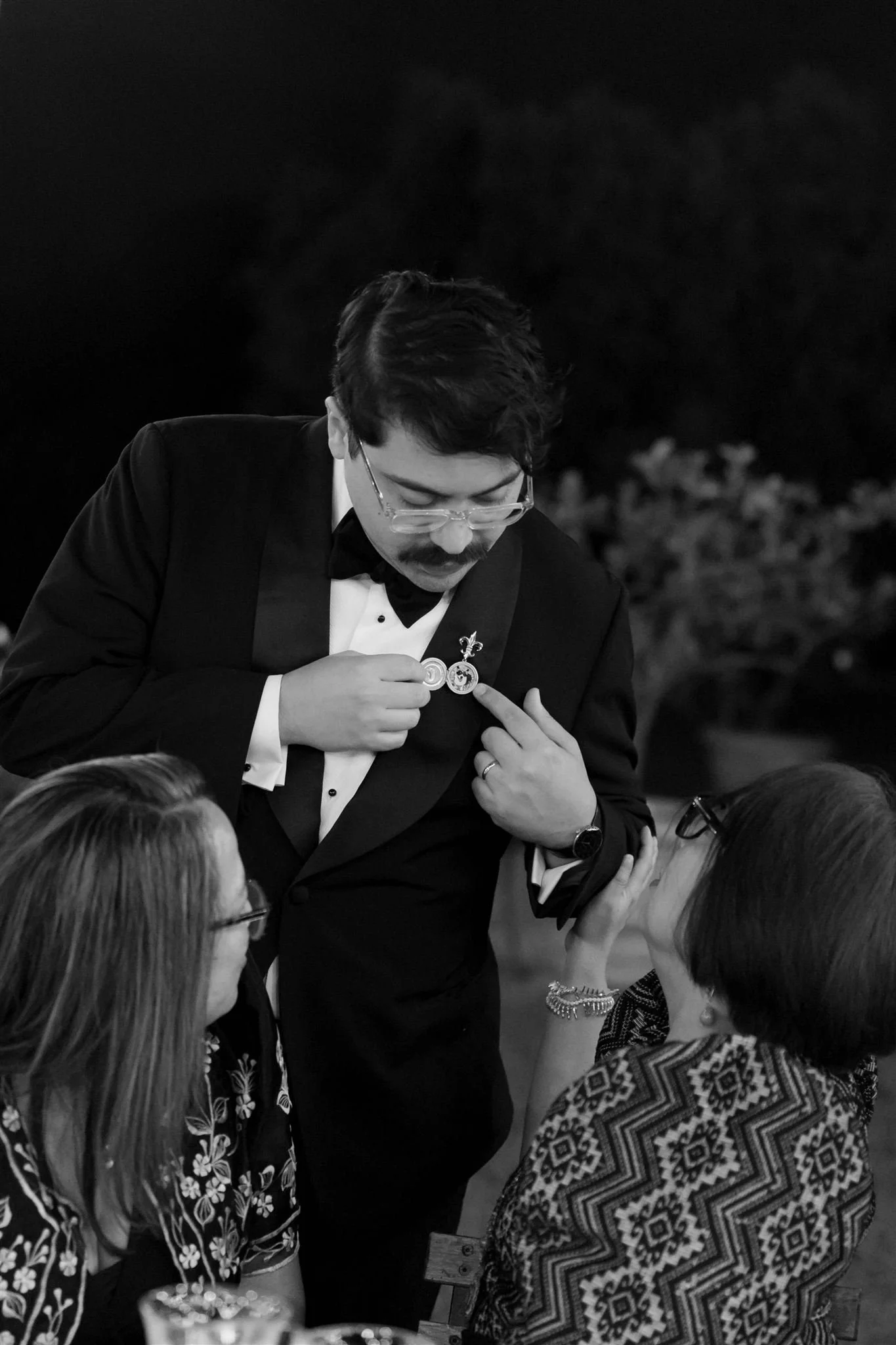 Garden wedding reception on a wedding day at Villa Medicea Di Lilliano in Tuscany, Italy.