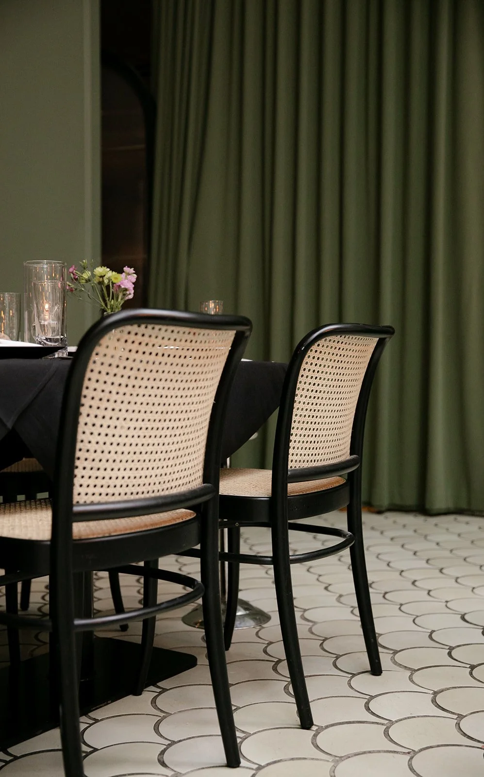 A wedding at Venteux Chicago inside the Pendry Hotel in Chicago, IL.